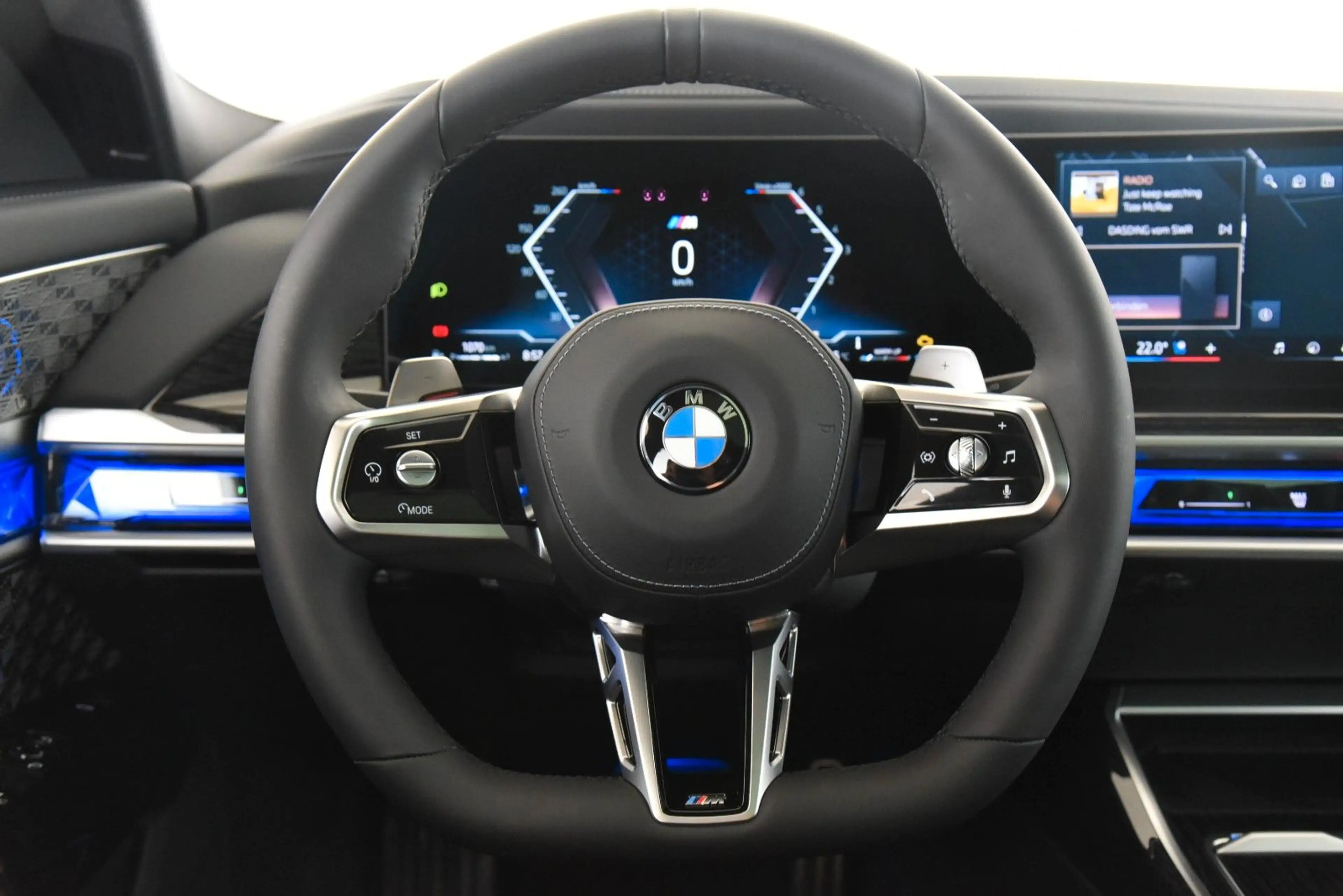 BMW 740 d xDrive M Sport Pro StandHzg LED AHK B&W DAB — photo 10