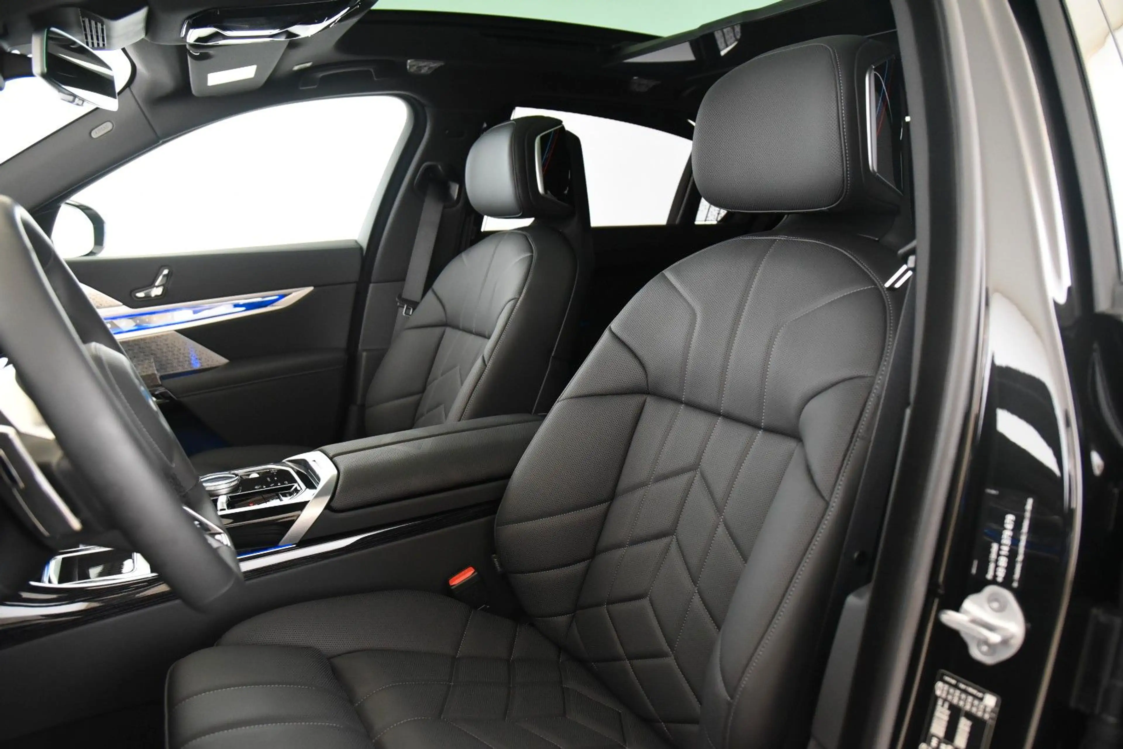 BMW 740 d xDrive M Sport Pro StandHzg LED AHK B&W DAB — photo 5