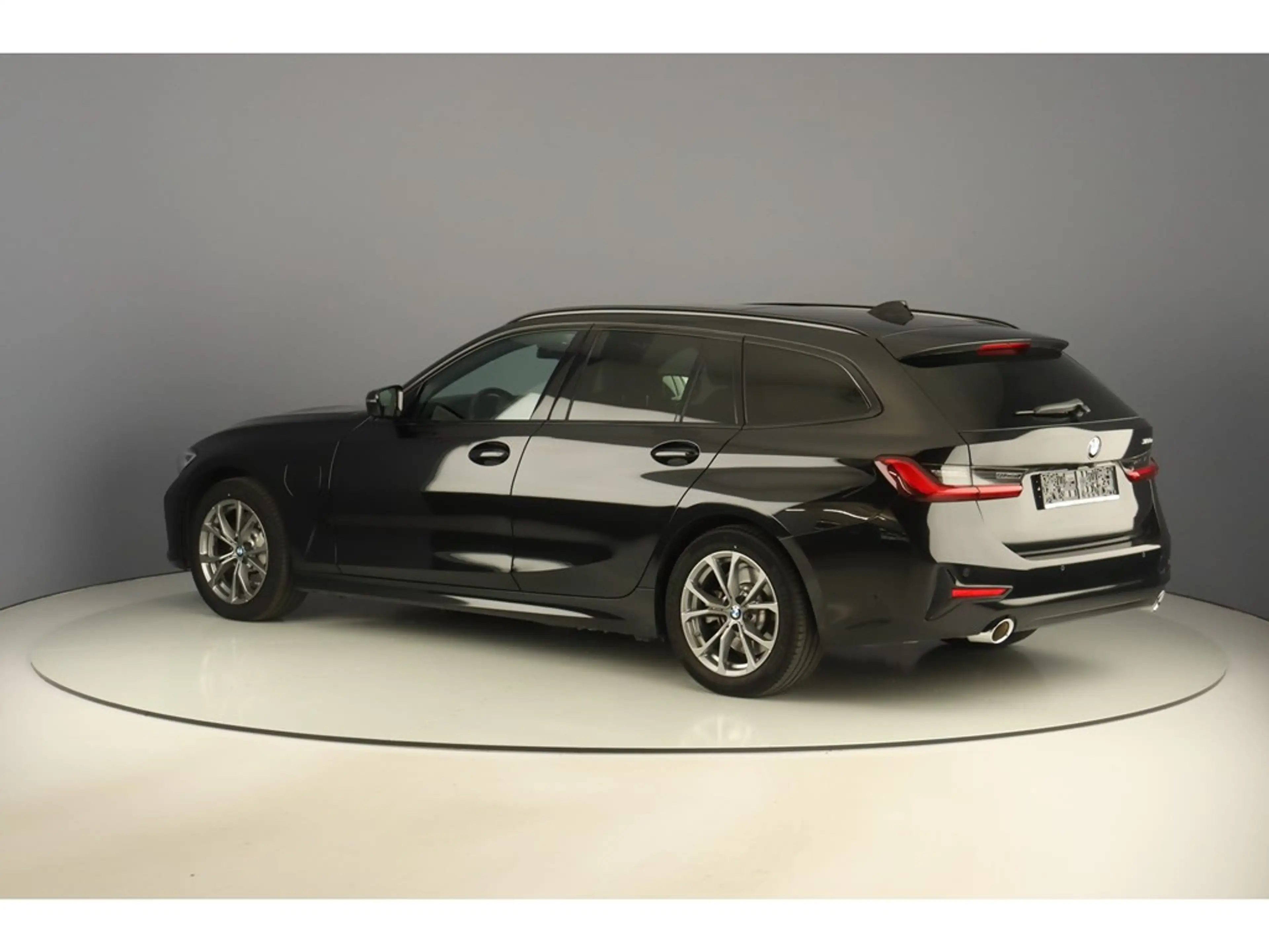 BMW 330 e Touring 292pk Sport Pack Travel — photo 3