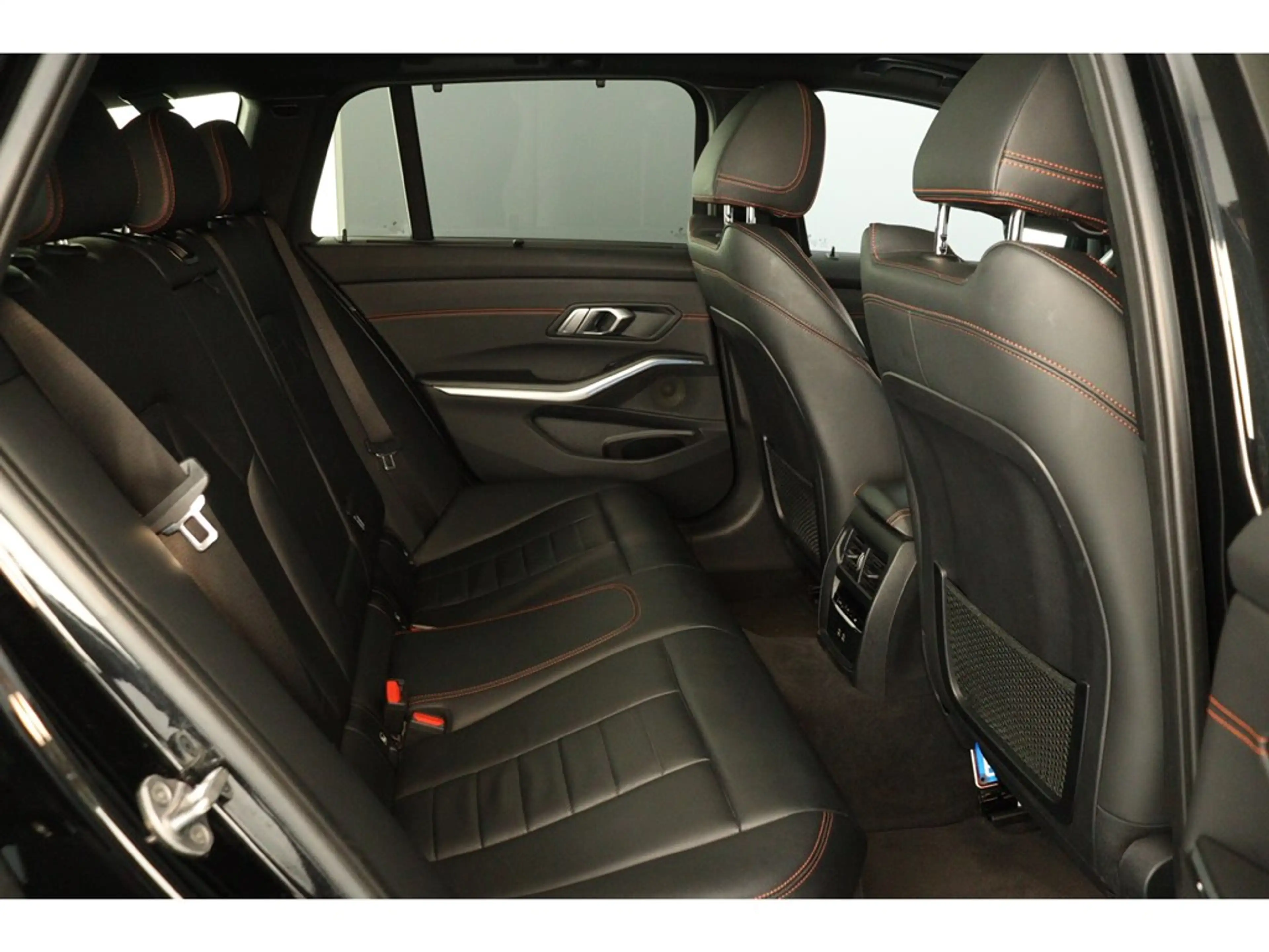 BMW 330 e Touring 292pk Sport Pack Travel — photo 12