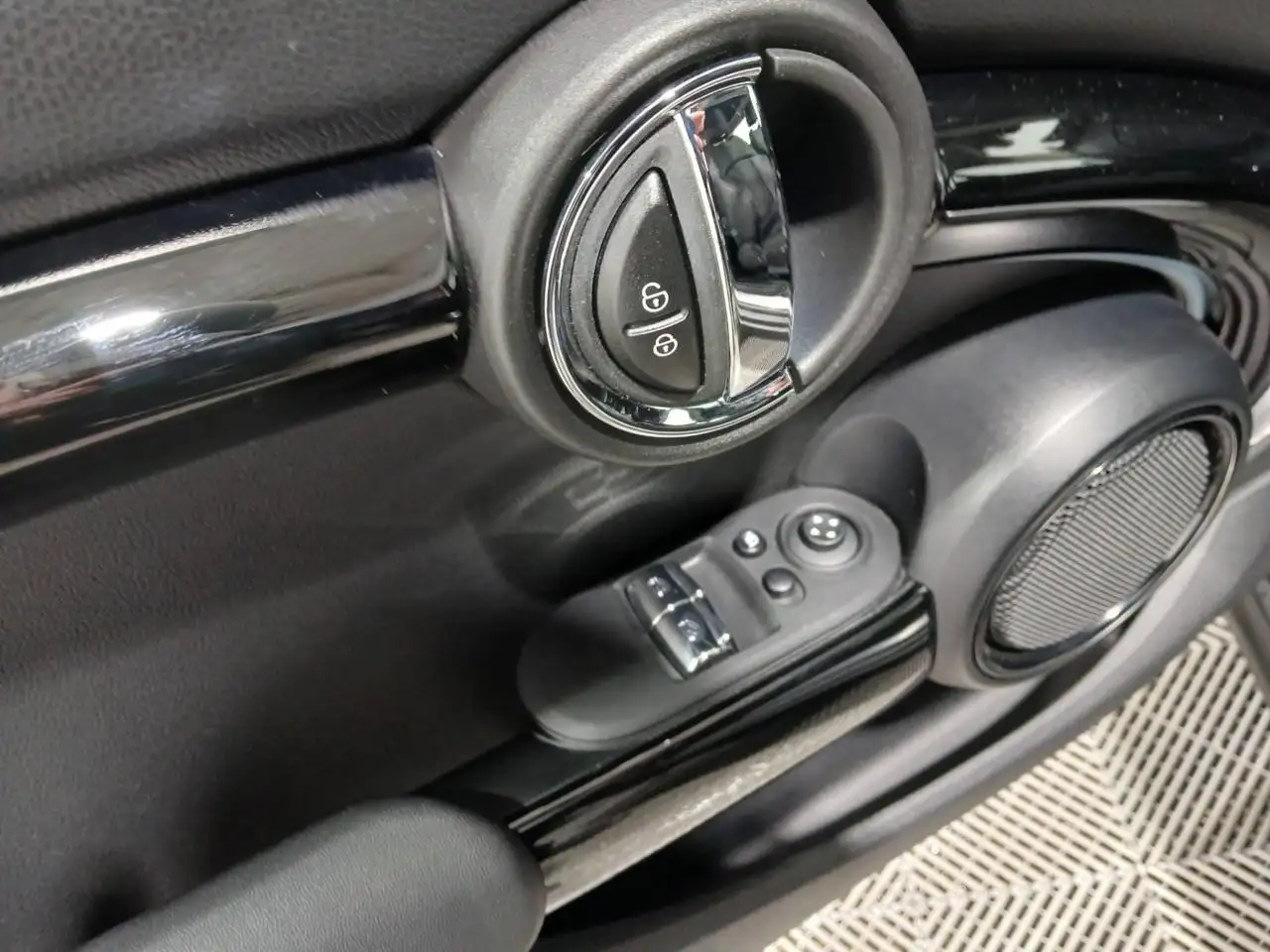 MINI 3 Door снимка MINI 3 Door