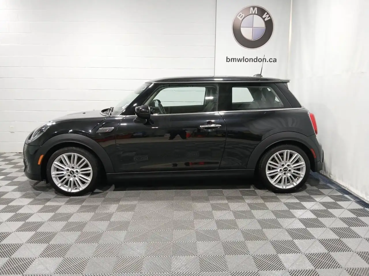 MINI 3 Door снимка MINI 3 Door