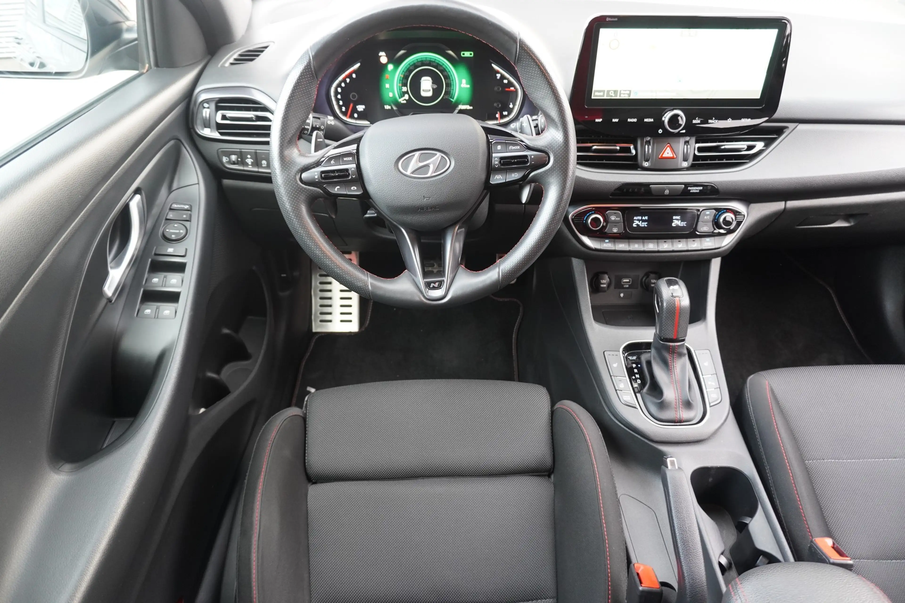 Hyundai i30 Kombi 1.5 T-GDI N-Line DCT Navi LED PDC DAB — photo 6