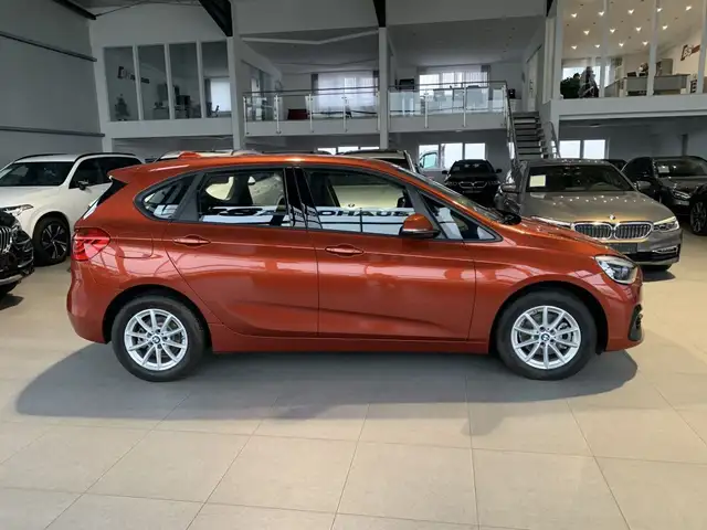 BMW 218