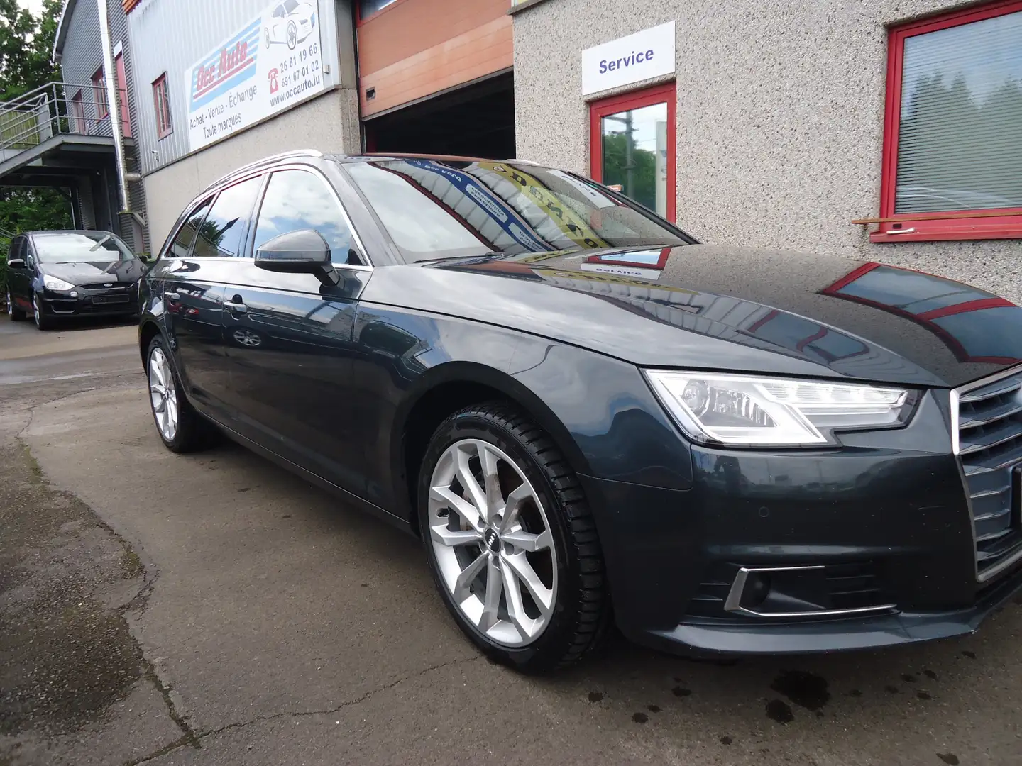 Audi A4 A4 Avant 3.0 TDi V6 Design S tronic Grijs - 2