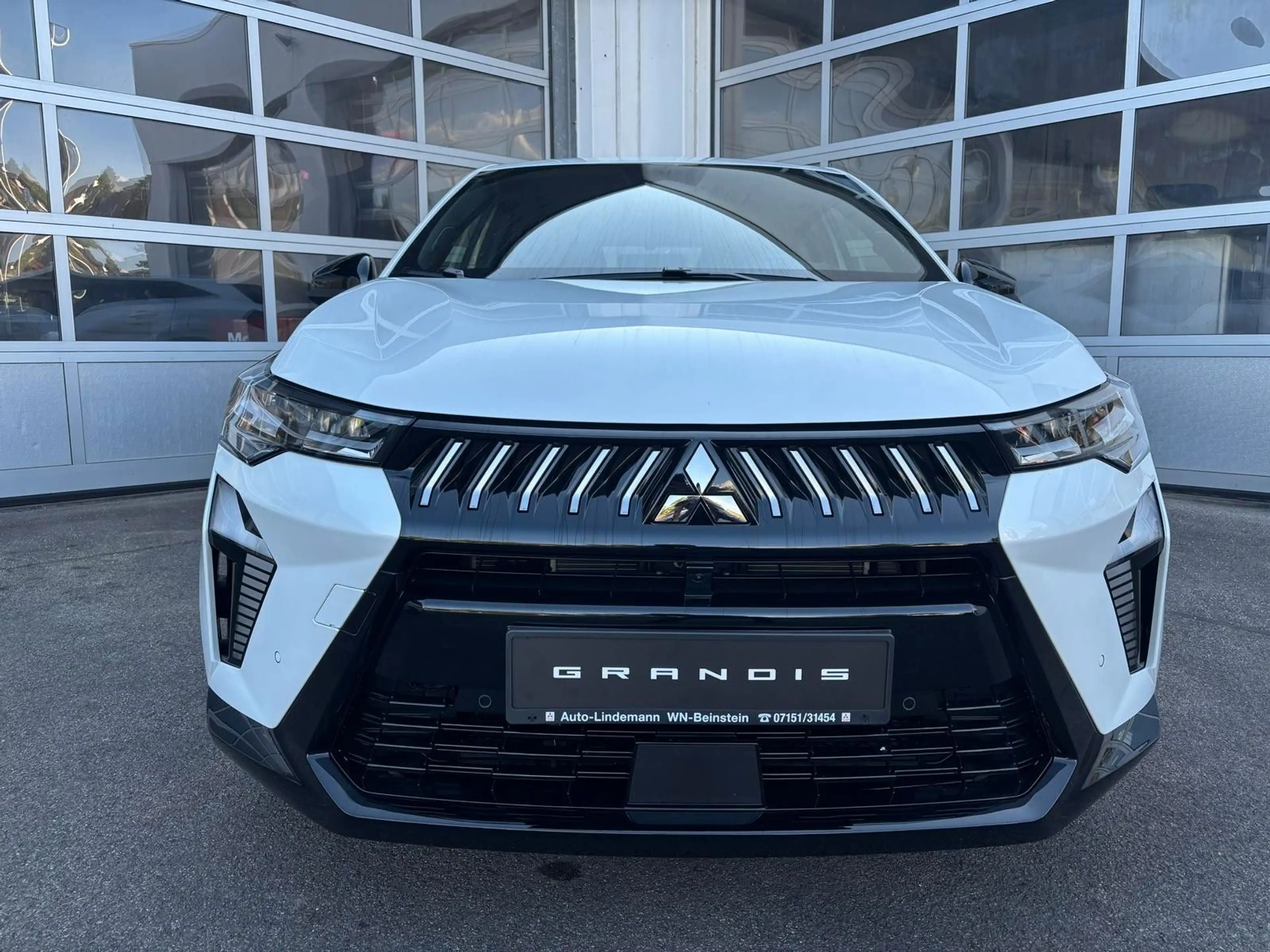Mitsubishi Grandis Intro Edition 1.8 Hybrid — photo 3