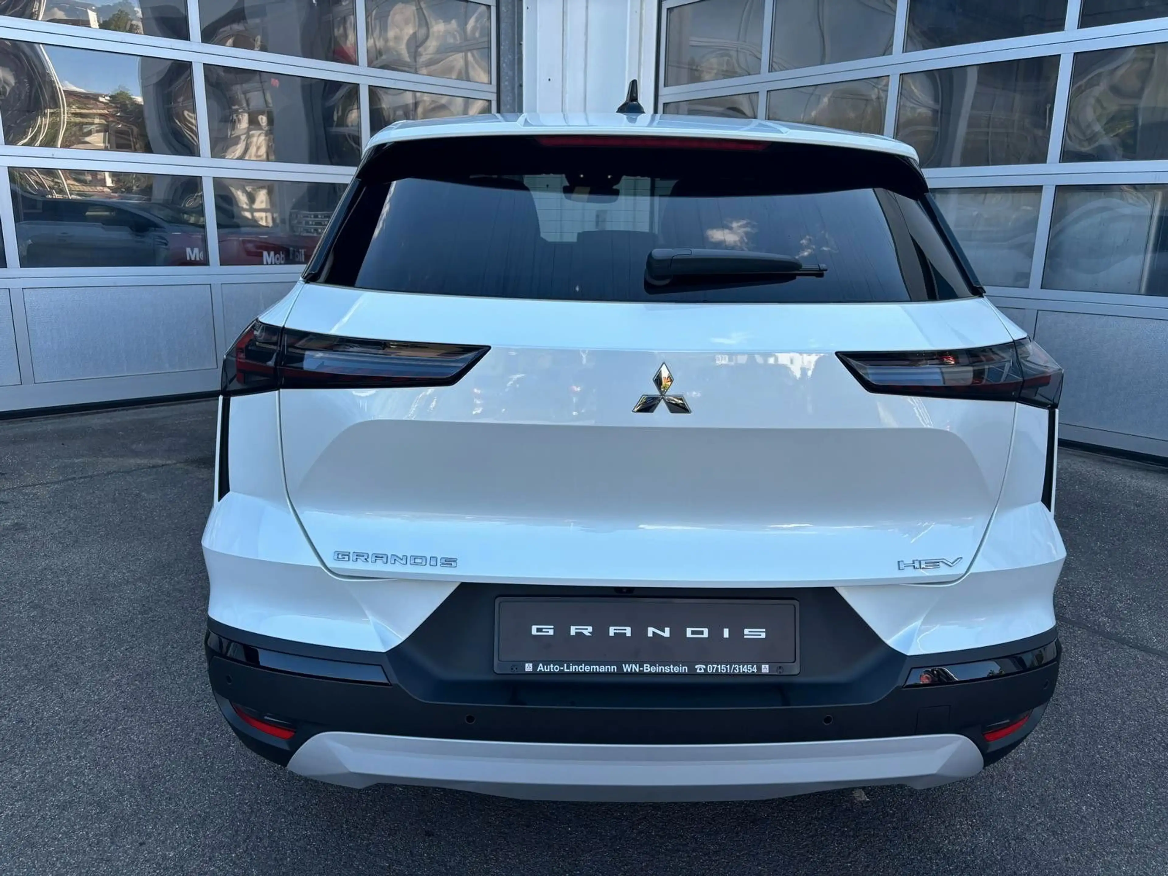 Mitsubishi Grandis Intro Edition 1.8 Hybrid — photo 6