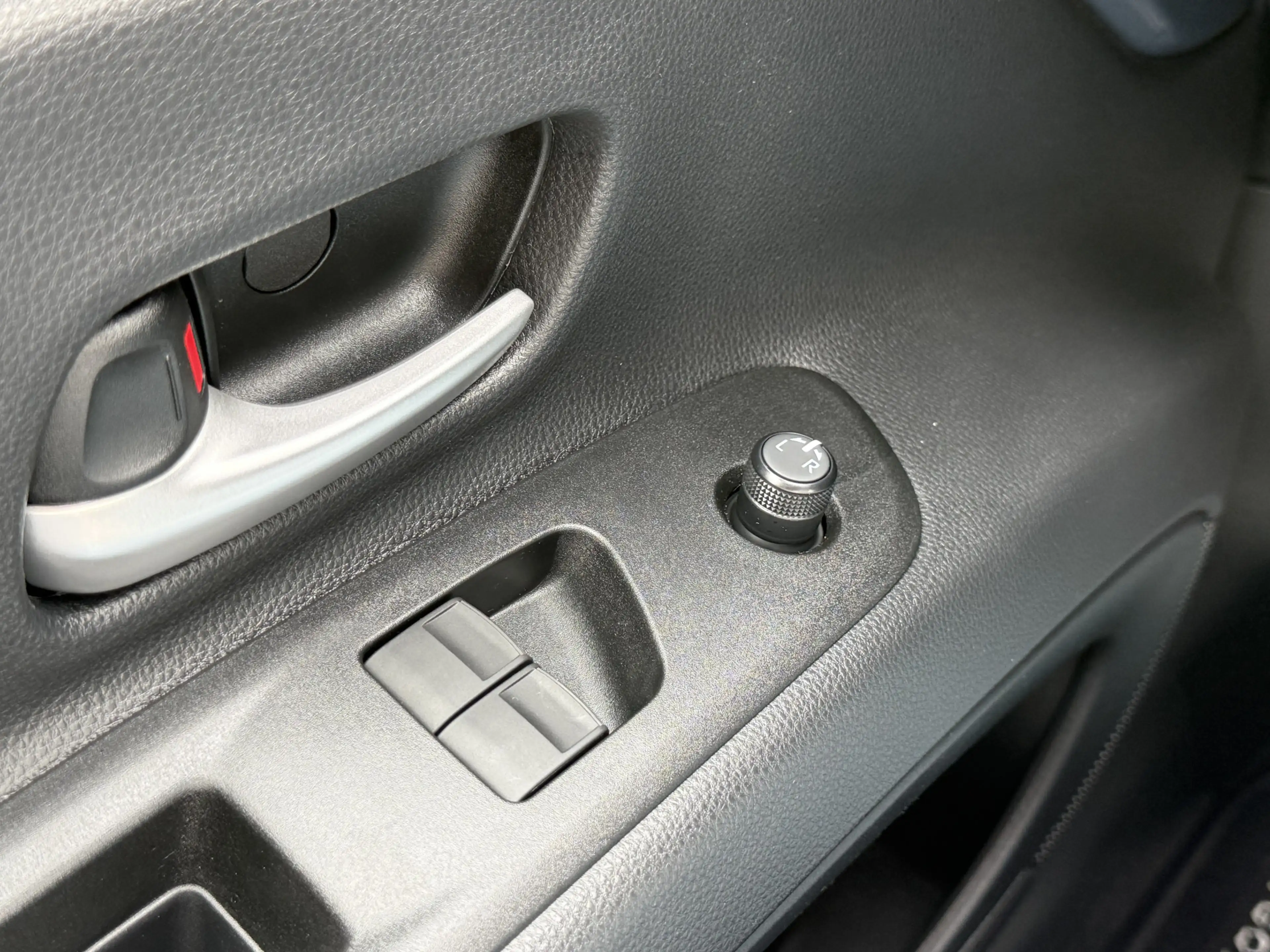 Toyota Aygo X Hybrid 115 pulse | CarPlay | ACC | Camera | LED | — photo 13