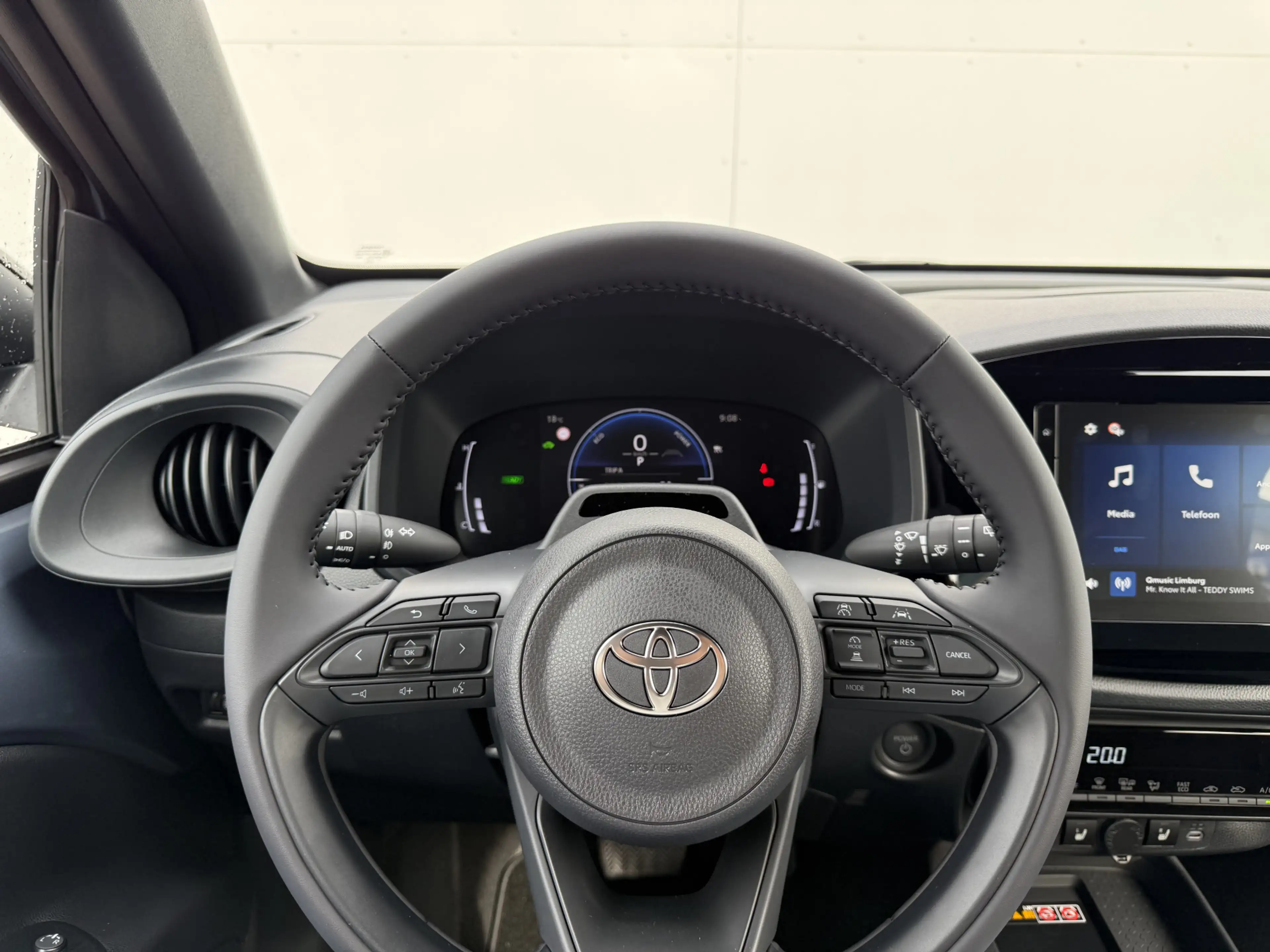 Toyota Aygo X Hybrid 115 pulse | CarPlay | ACC | Camera | LED | — photo 12