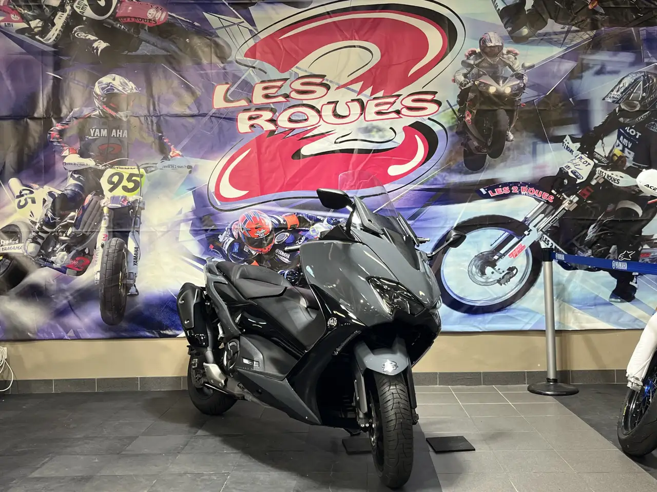Yamaha Tmax 560