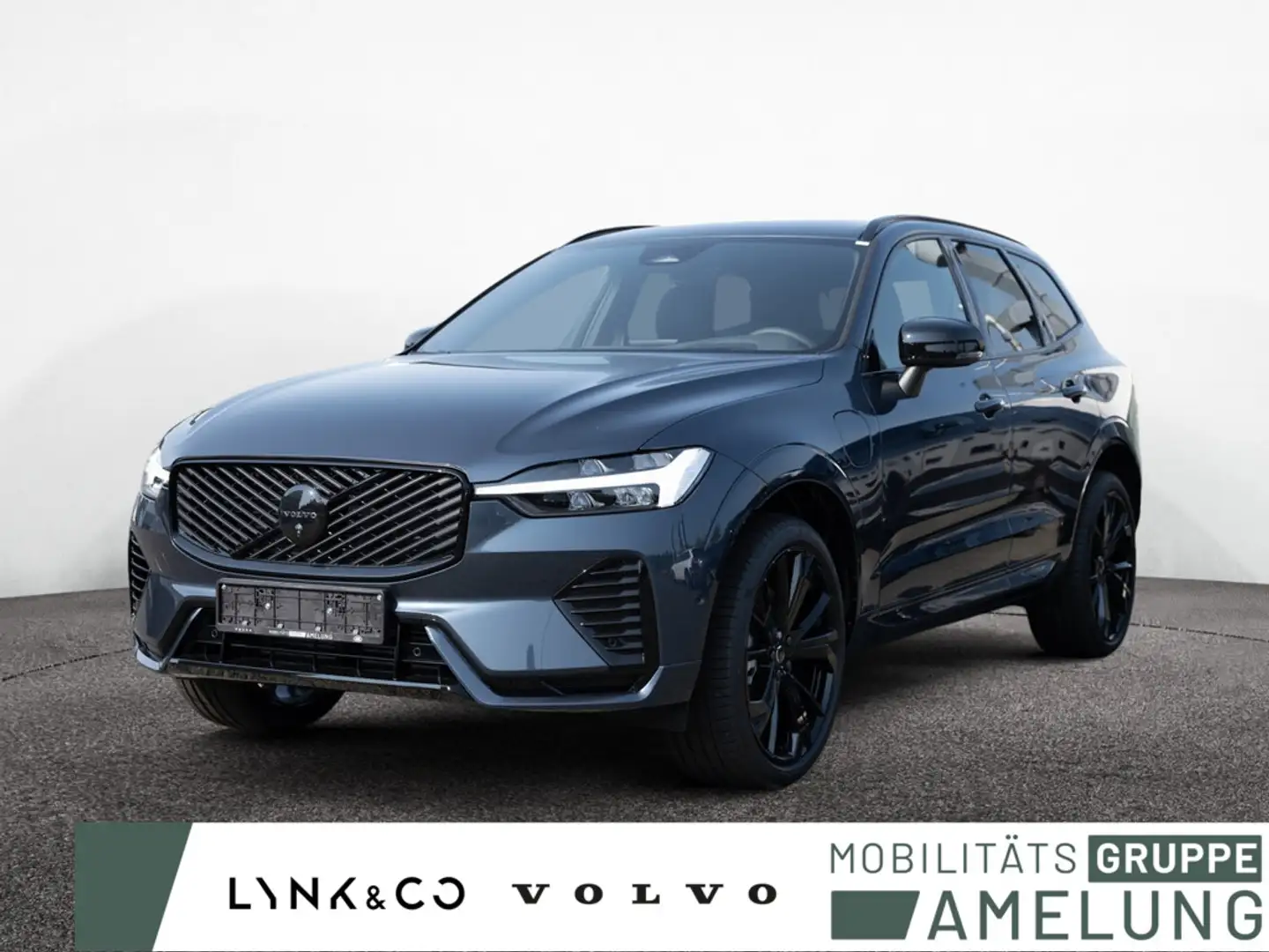 Volvo XC60 T8 AWD Plus Black Edition Plug-In 360° Blau - 1