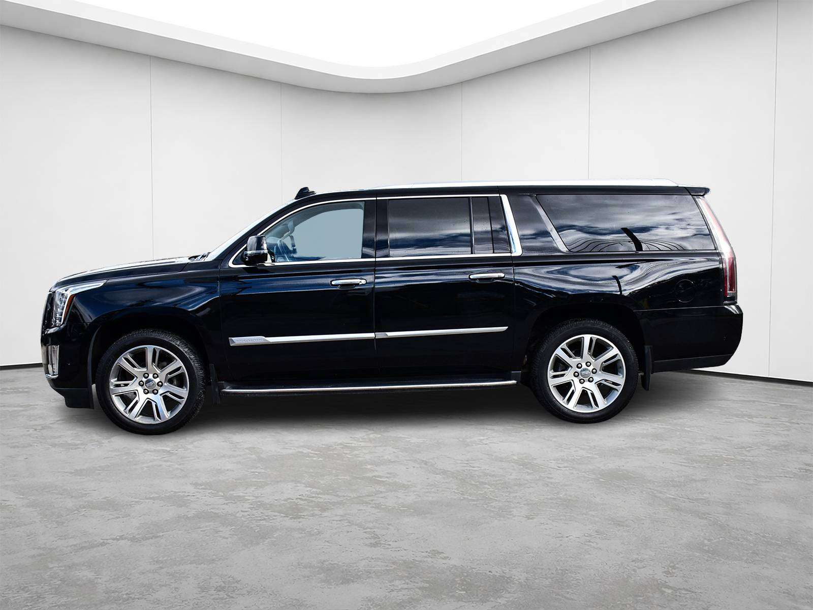 2019 Cadillac Escalade Luxury ESV 6.2L V8 Local Trade Great Condition — снимка 1