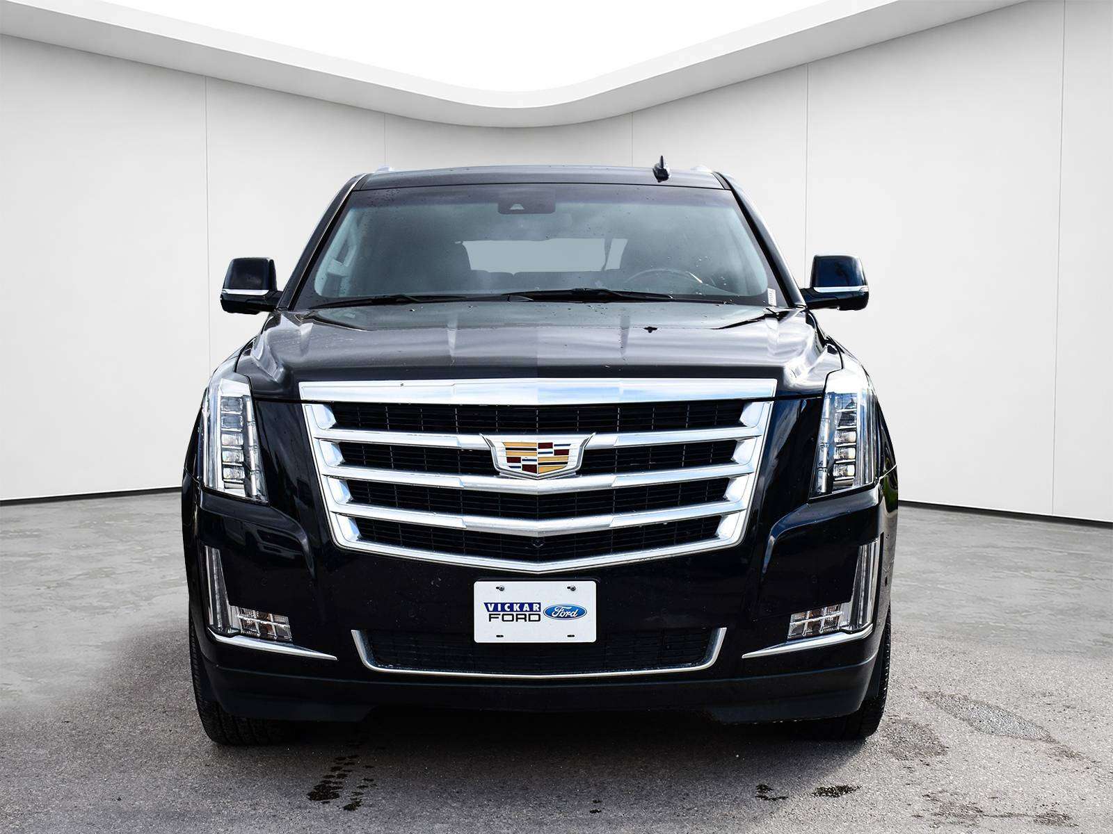 2019 Cadillac Escalade Luxury ESV 6.2L V8 Local Trade Great Condition — снимка 1