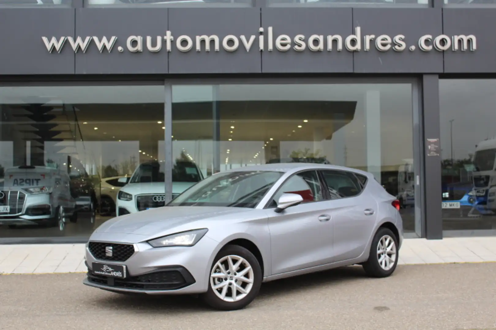 SEAT Leon 1.0 TSI S&S Style XS 110 Plateado - 1