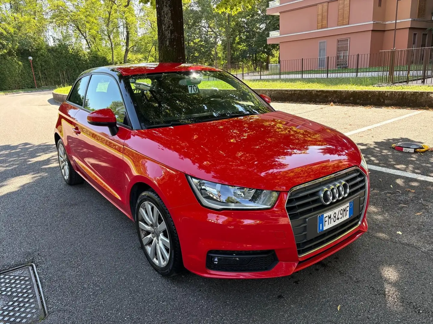 Audi A1 A1 1.0 TFSI ultra Sport Rouge - 1