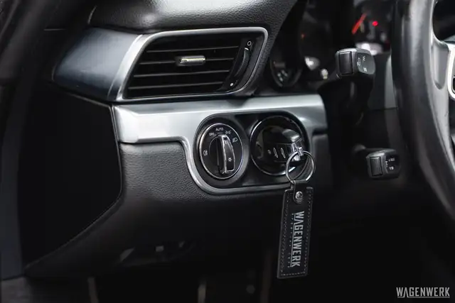 Porsche 991 Carrera Cabrio PDK ALLBLACK KAMERA PDLS ERSTLACK Ansicht 45