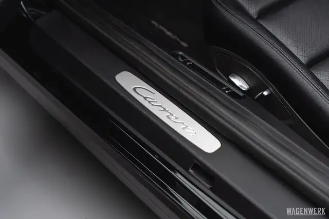 Porsche 991 Carrera Cabrio PDK ALLBLACK KAMERA PDLS ERSTLACK Ansicht 40