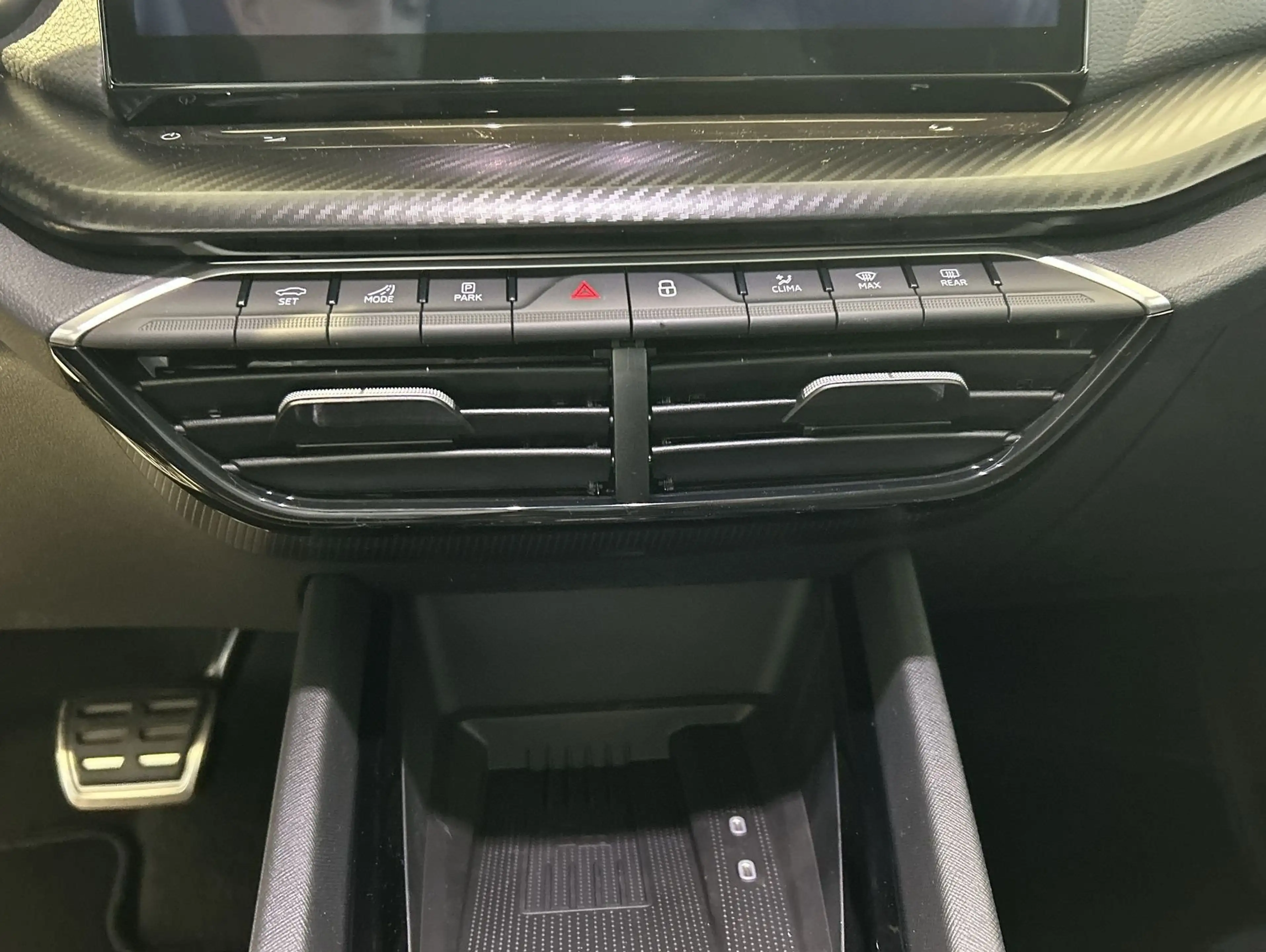 Skoda Octavia Combi 2.0 TDI W Sportline Pano Black ACC — photo 13