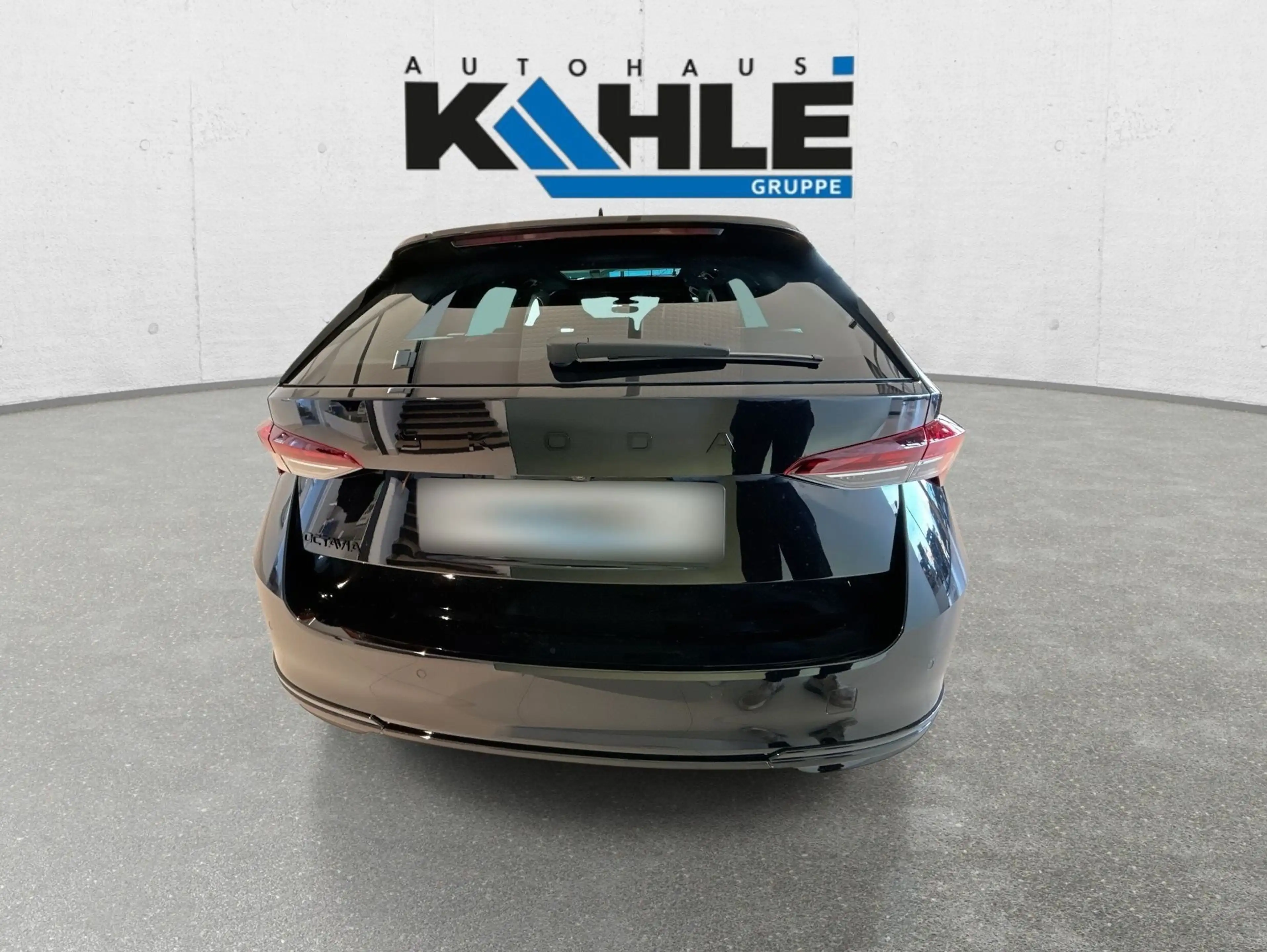 Skoda Octavia Combi 2.0 TDI W Sportline Pano Black ACC — photo 5