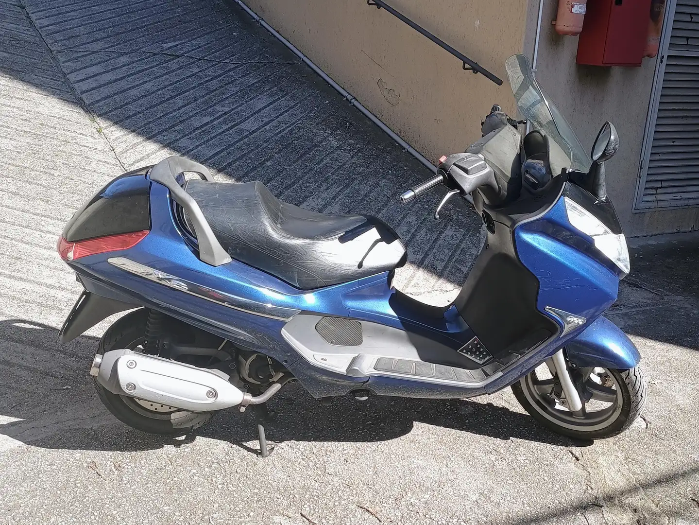 Piaggio X 8 Azul - 2