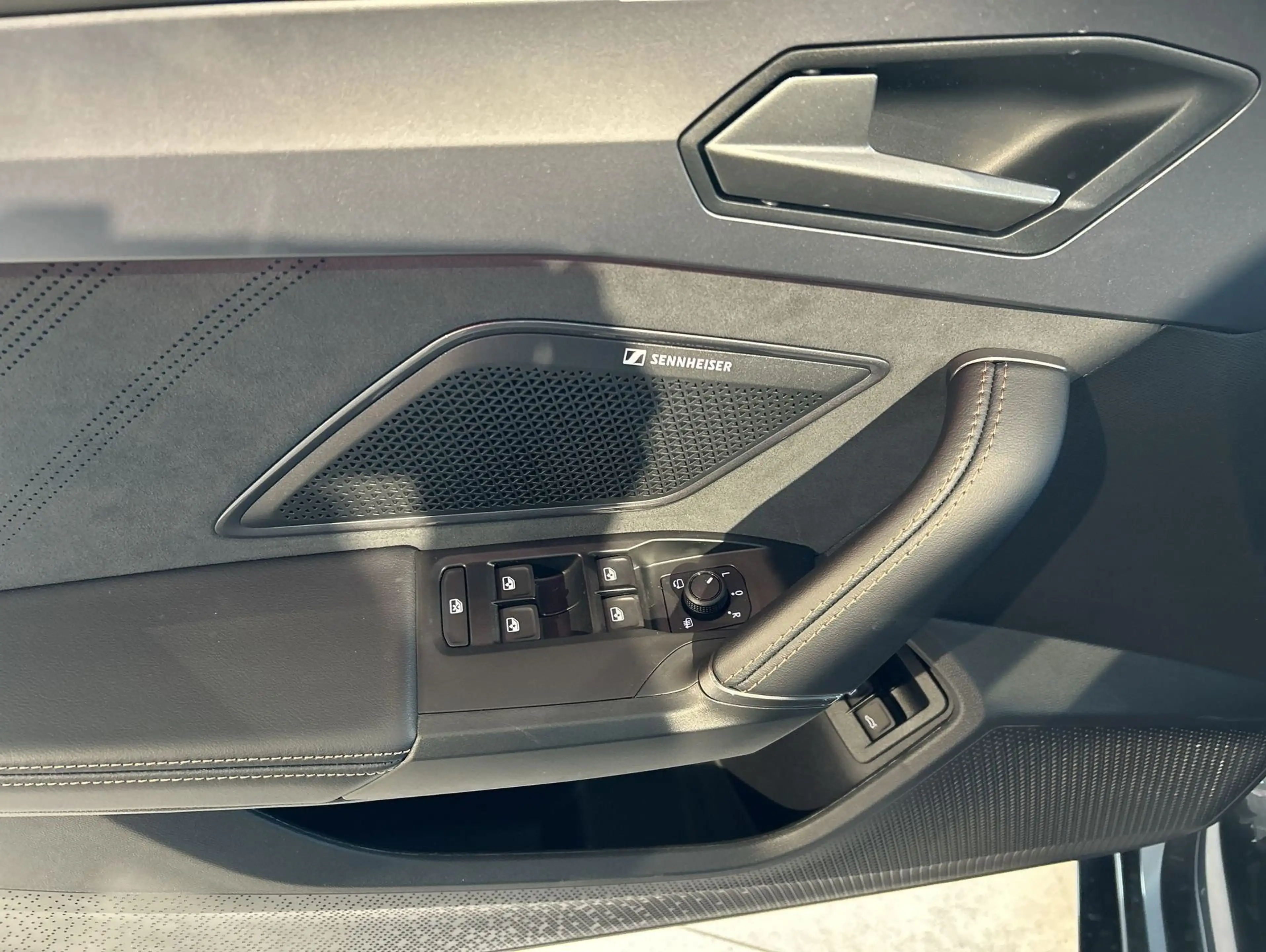 CUPRA Leon Sportstourer 1.5  W VZ Hyb. Matrix ACC AHK — photo 14