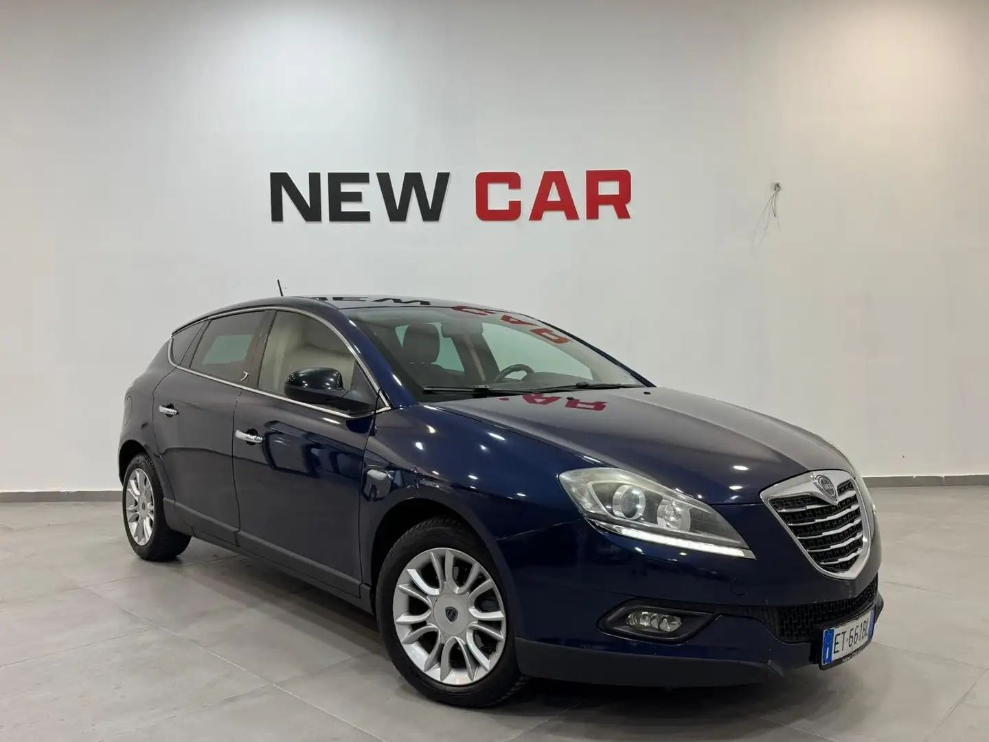 Lancia Delta 1.6 MJT DPF Gold Blau - 1