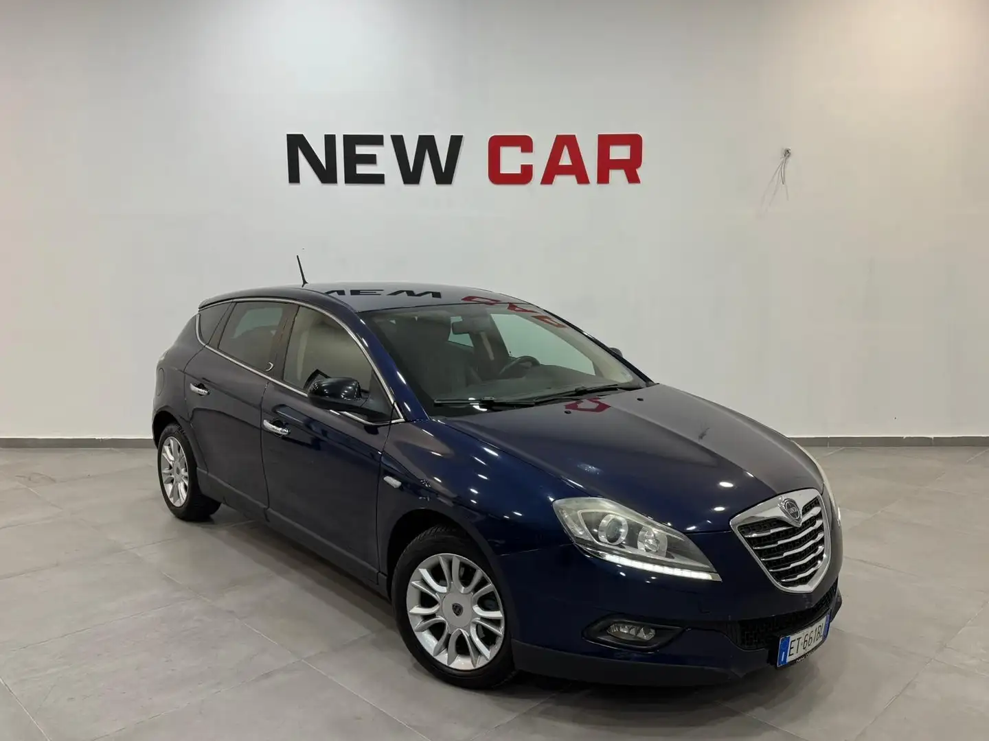 Lancia Delta 1.6 MJT DPF Gold Blau - 2