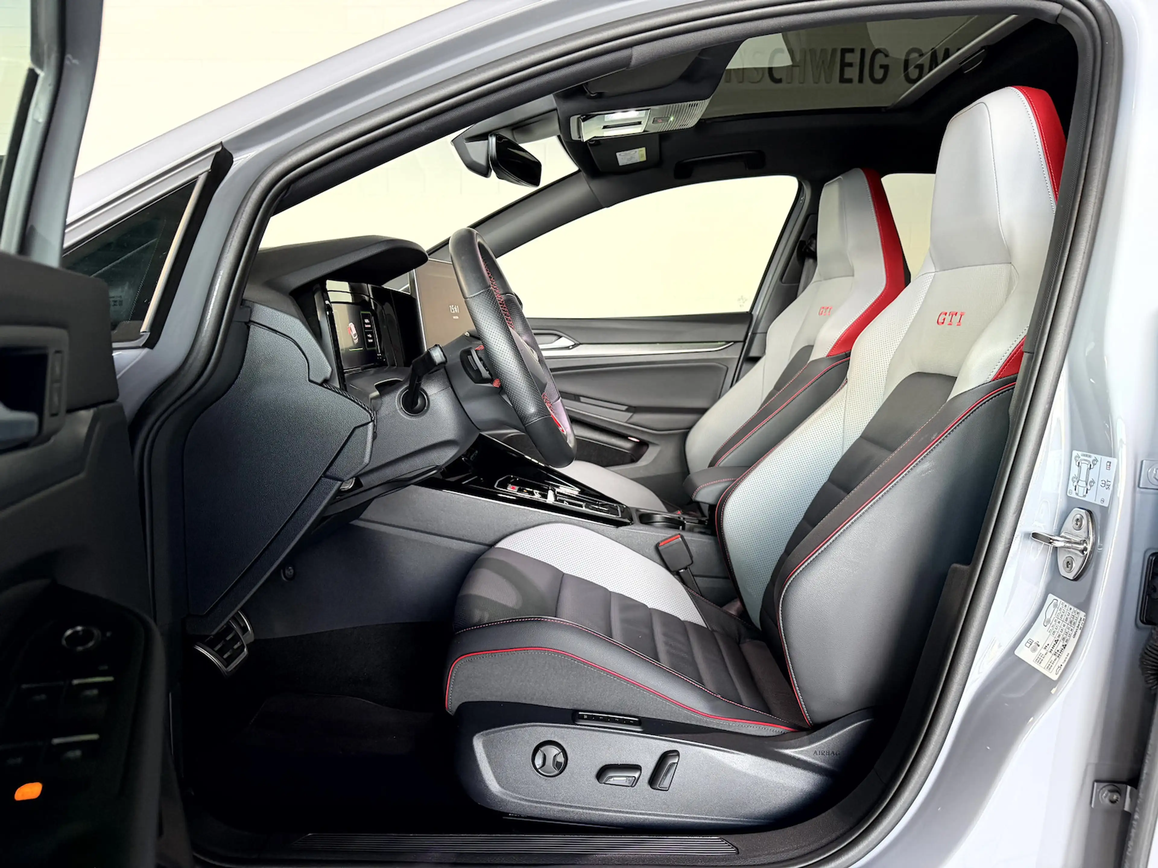 Volkswagen Golf GTI 2.0 TSI*BlackStyle*Pano*HUD*IQ*H&K*DCC* — photo 9
