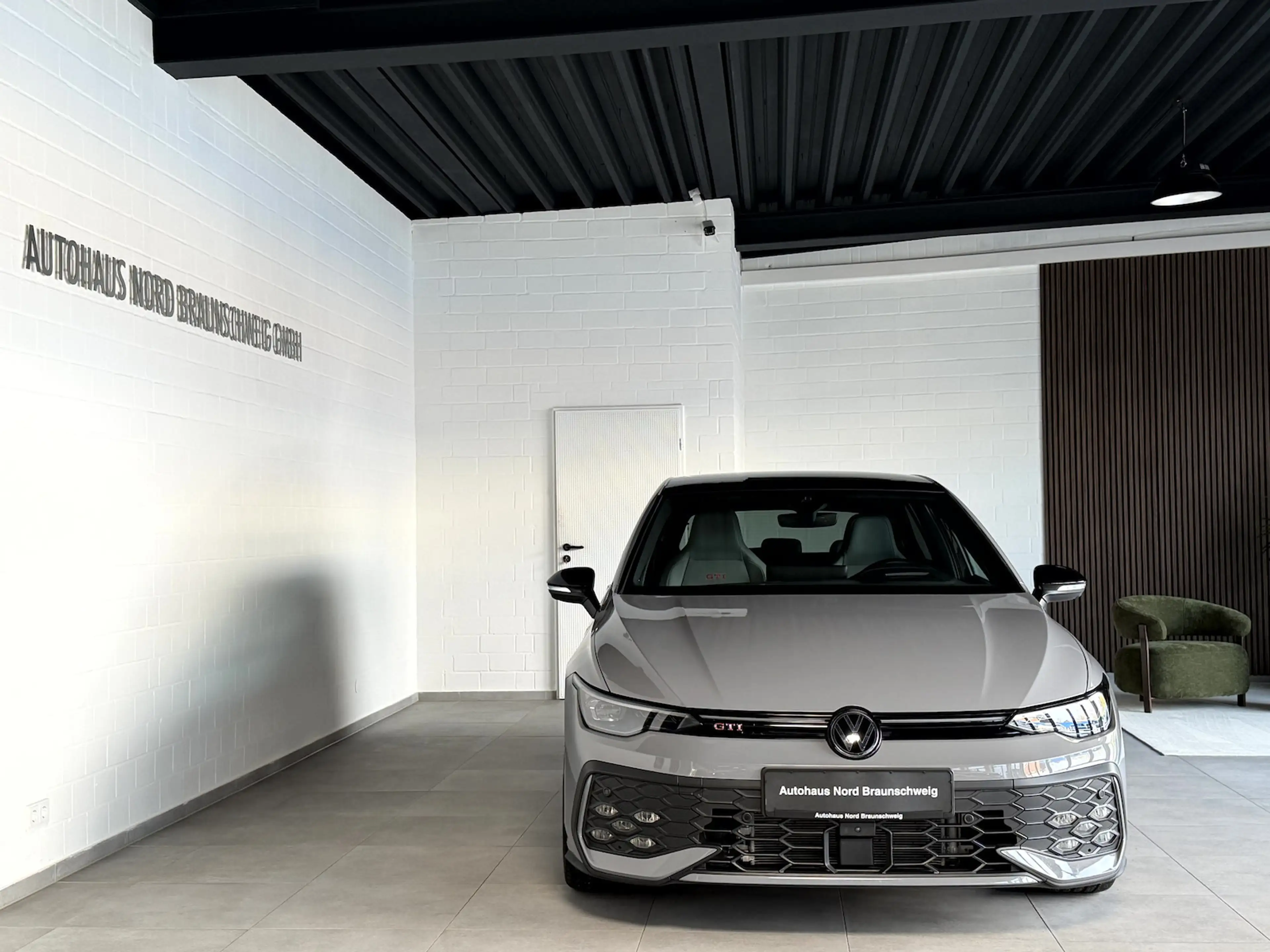Volkswagen Golf GTI 2.0 TSI*BlackStyle*Pano*HUD*IQ*H&K*DCC* — photo 2