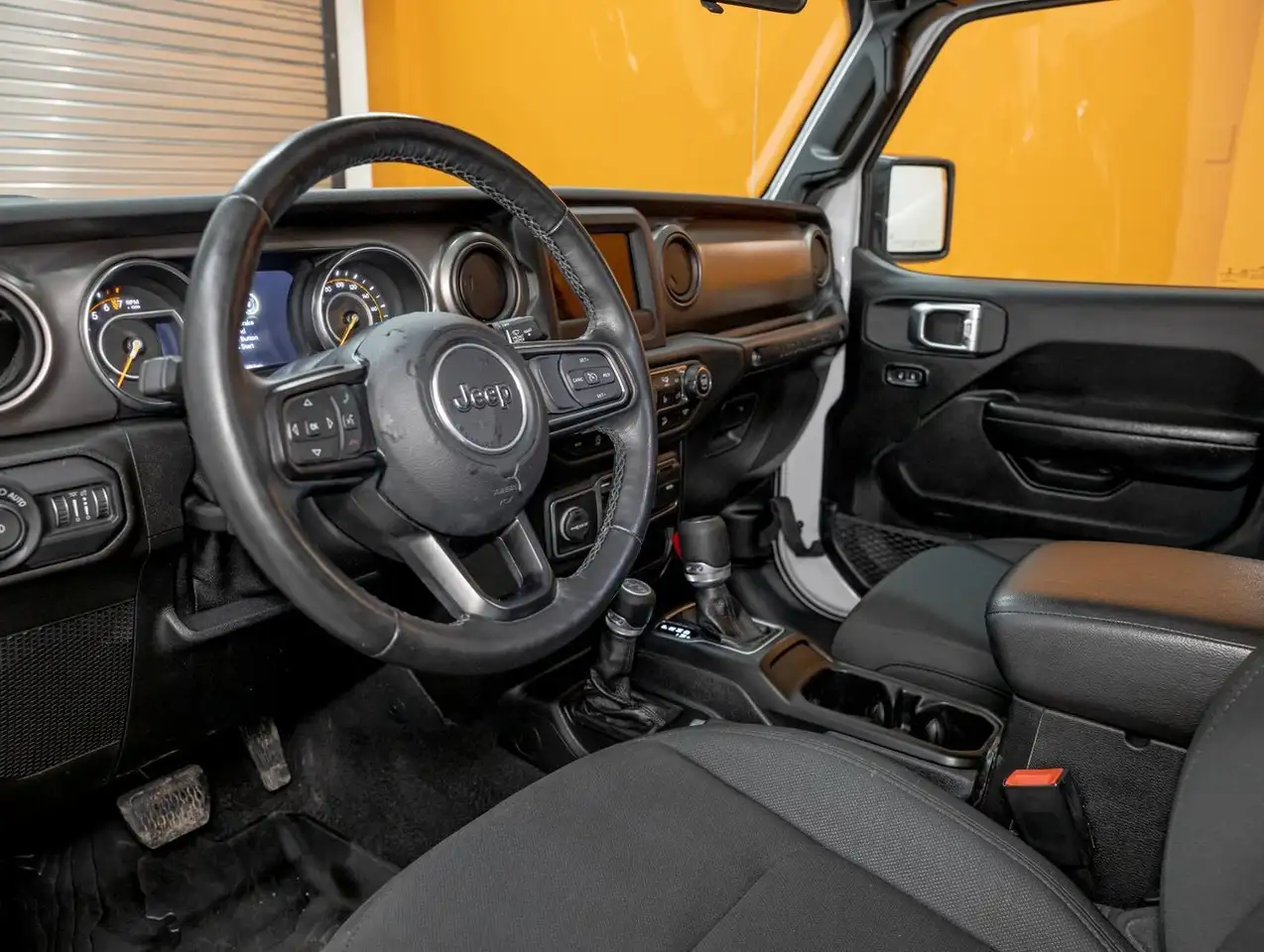 Jeep Wrangler снимка Jeep Wrangler