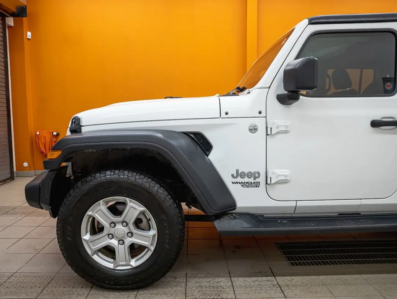 Jeep Wrangler снимка Jeep Wrangler