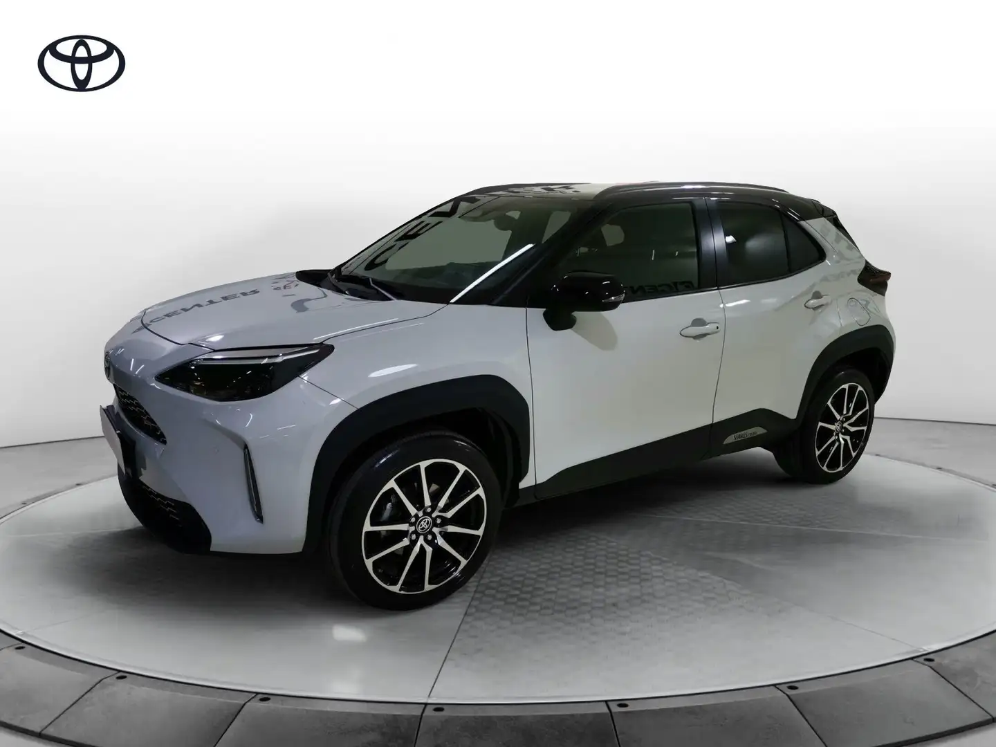 Toyota Yaris Cross 1.5 Hybrid 130 CV 5p.E-CVT GR SPORT Grigio - 1