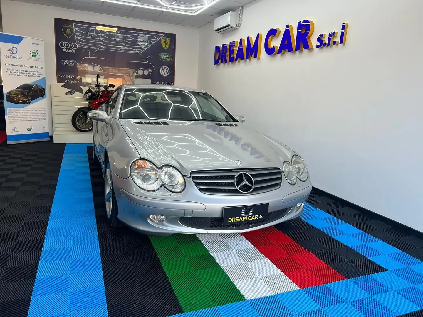 Mercedes-Benz SL 350 . Argento - 1