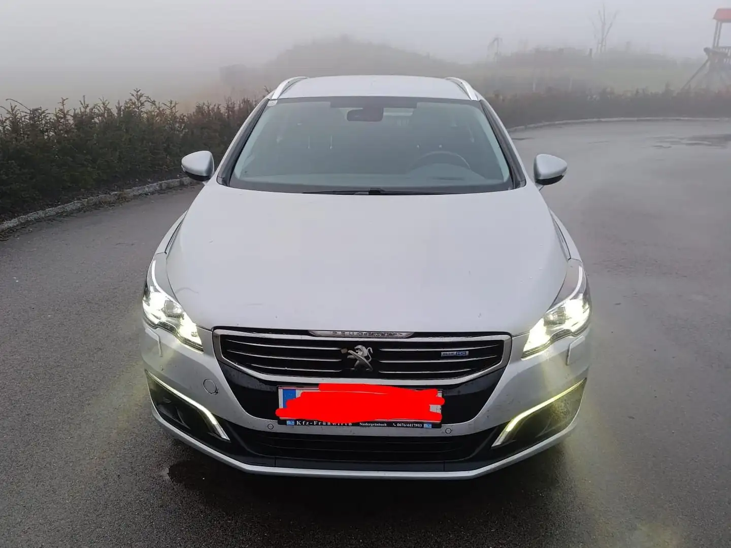 Peugeot 508 508 SW 1,6 BlueHDI 120 S Silber - 1