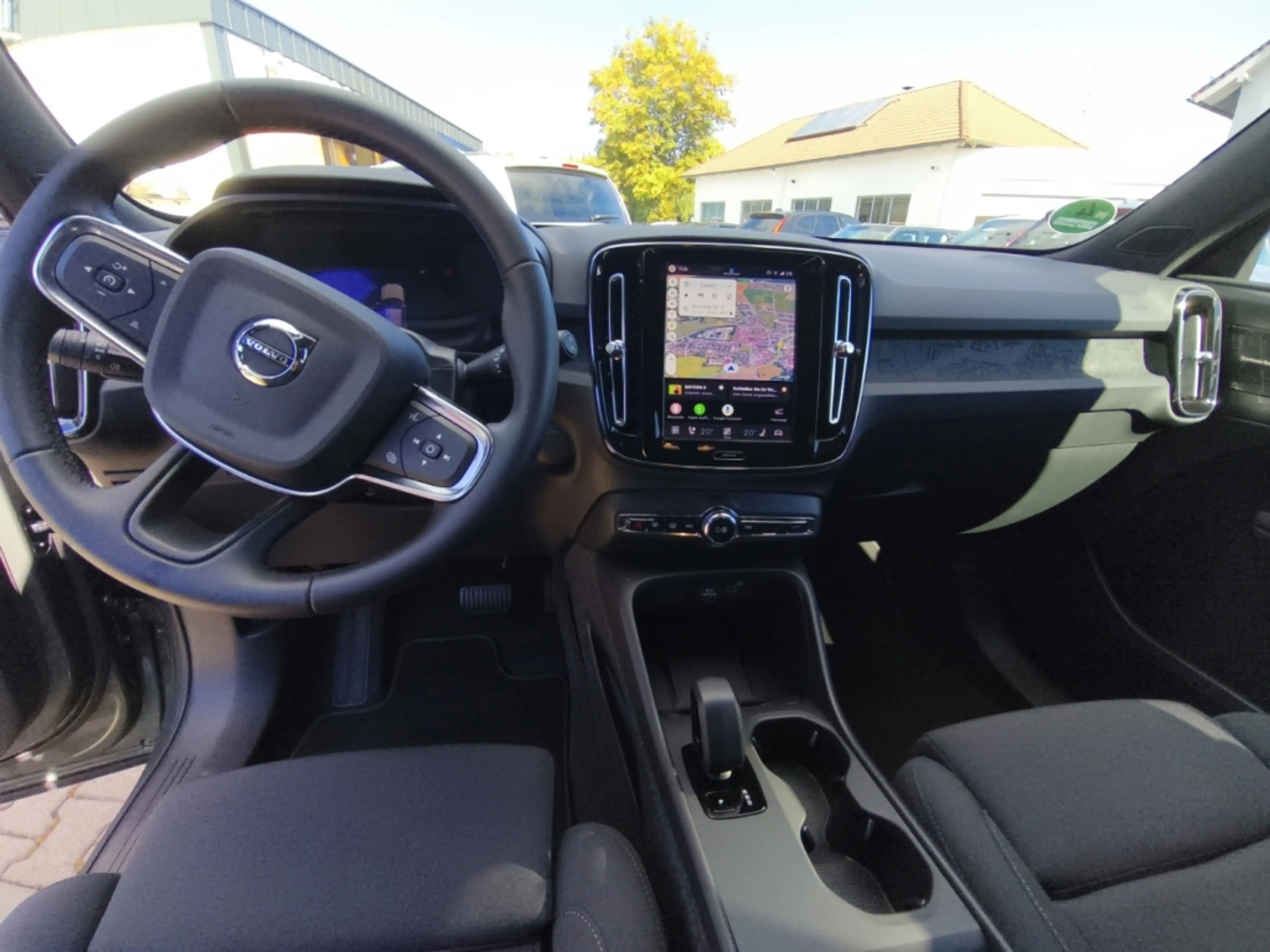 Volvo EX40 Single Motor Extended Range Plus Dark StandHZG Dig — photo 12
