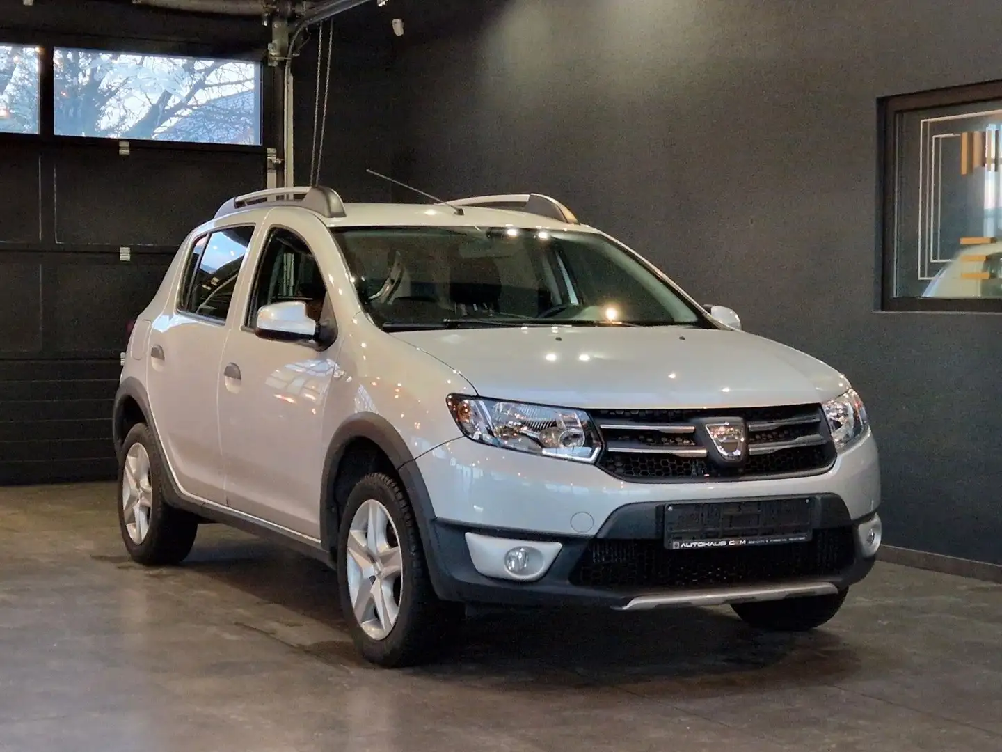 Dacia Sandero II Stepway Prestige 0,9TCE*NAVI*AHK*ALU* Argent - 1