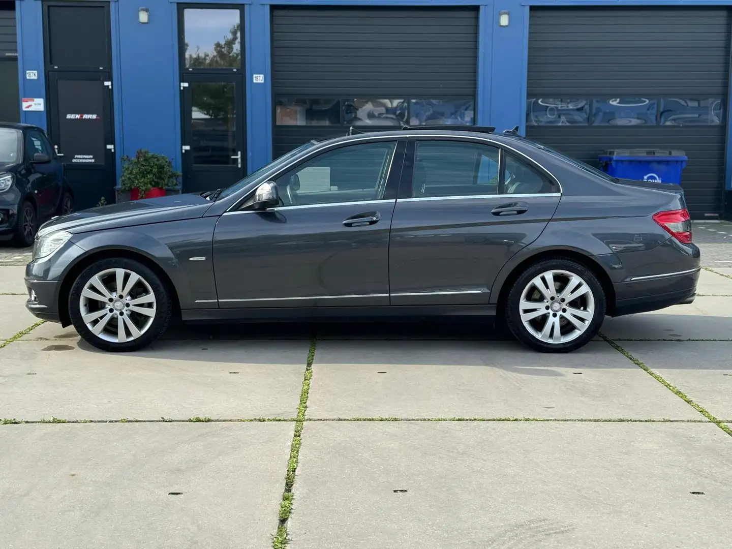 Mercedes-Benz C 230 Avantgarde V6|Pano|Camera|CarPlay Grijs - 2