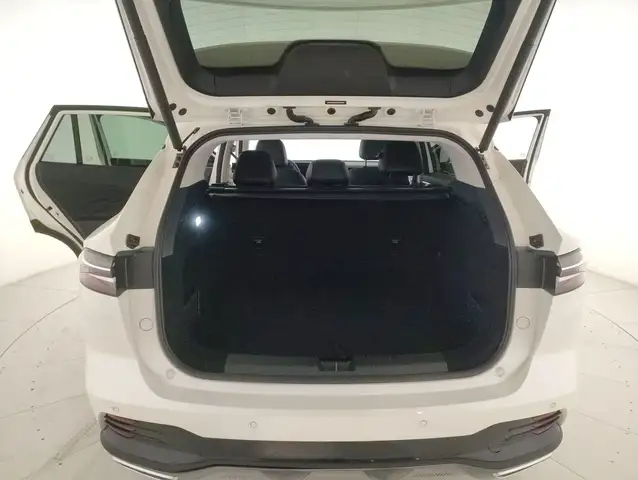 MG MG HS view 9