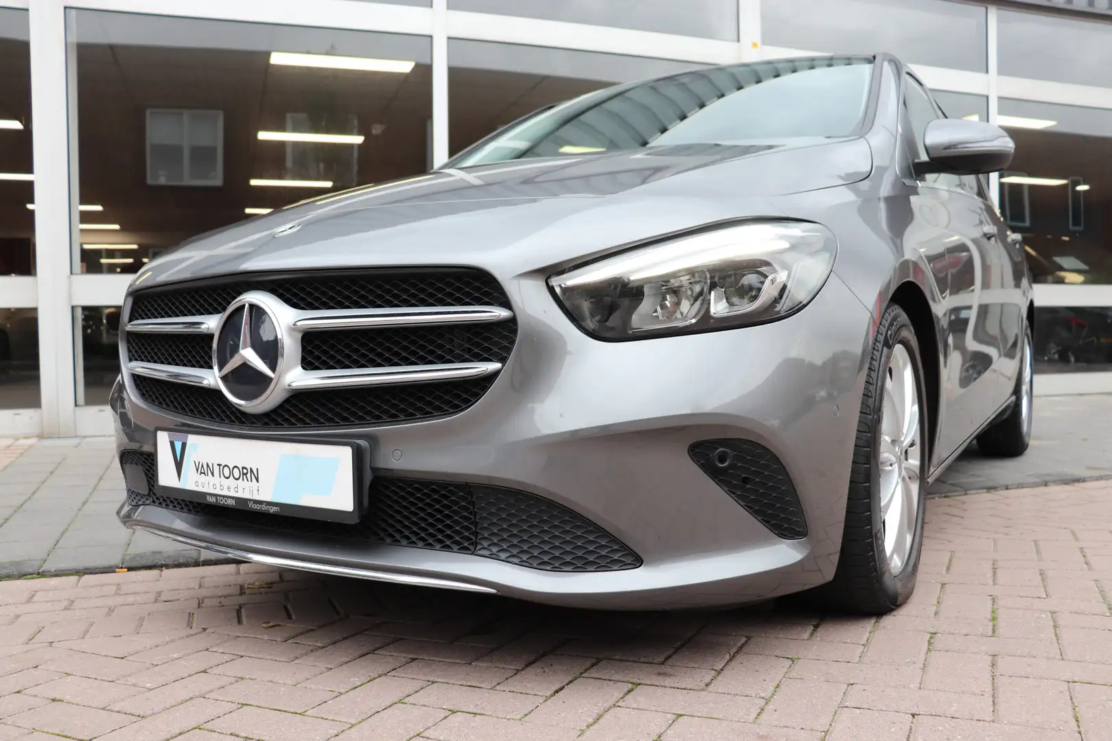 Mercedes-Benz B 250 Premium Plus. Automaat. Wegklapbare trekhaak/ navi Gris - 2