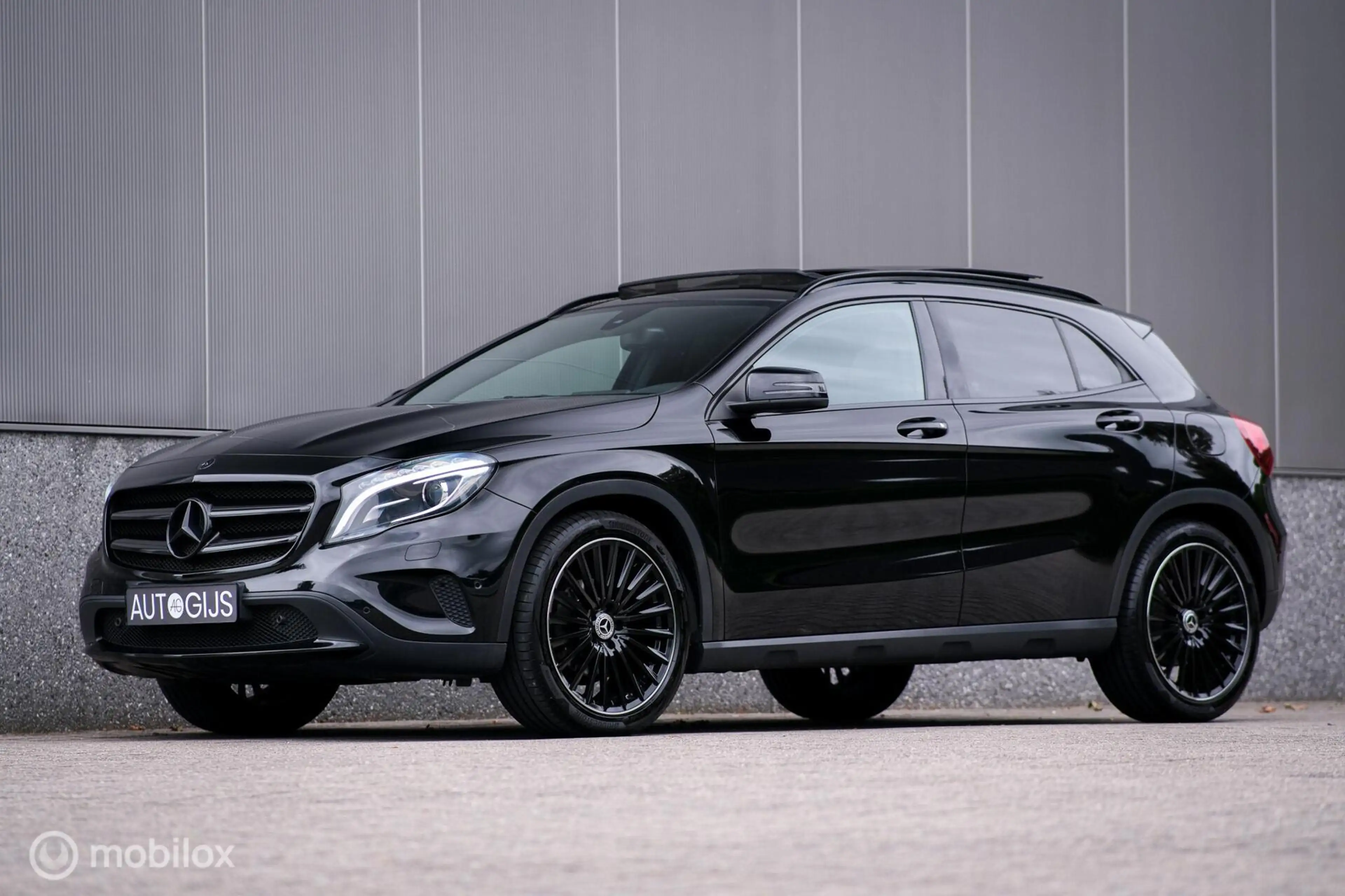 Mercedes-Benz GLA 180 | Glazen schuifdak | NAP NL auto | Camera | Cruise — photo 18