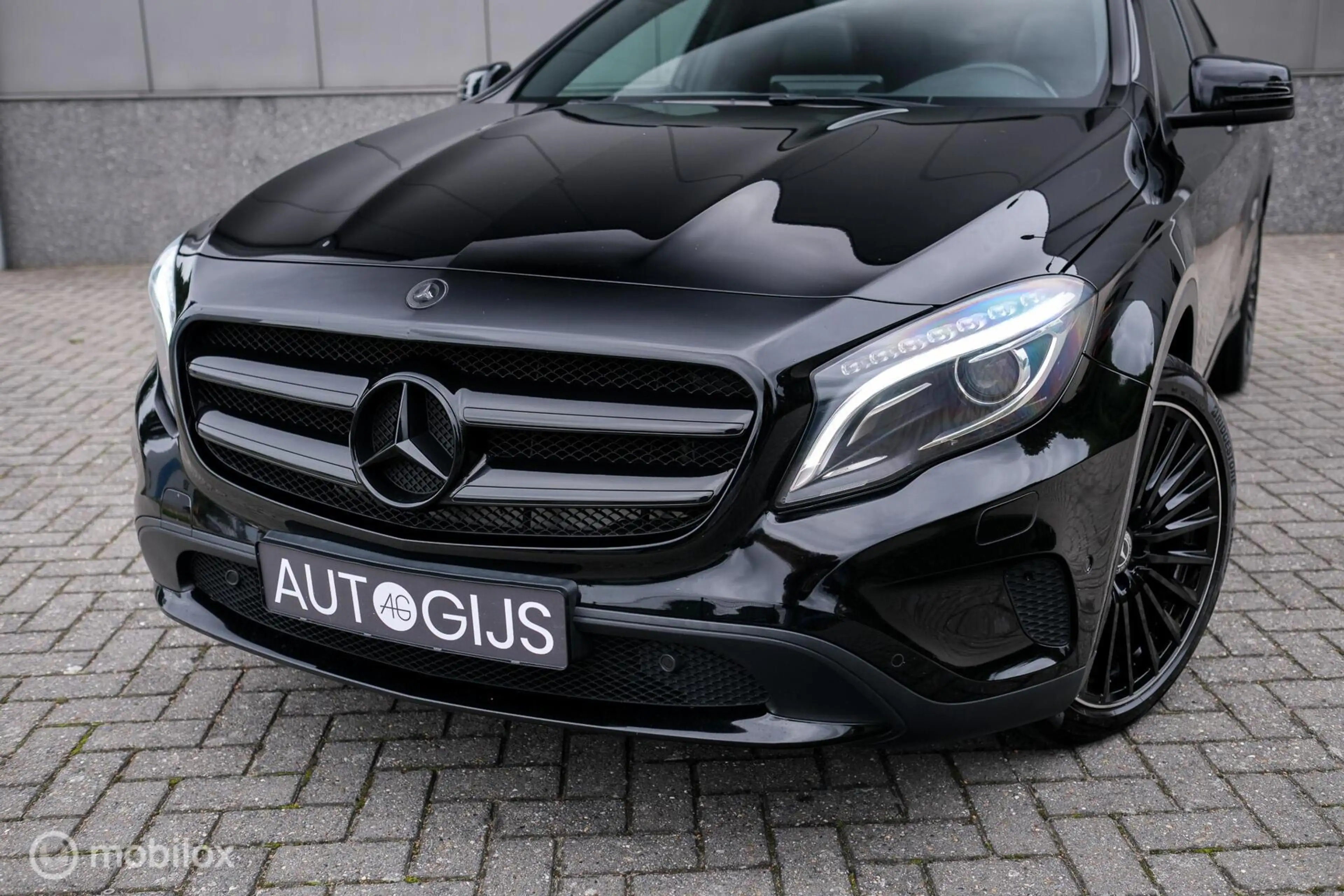 Mercedes-Benz GLA 180 | Glazen schuifdak | NAP NL auto | Camera | Cruise — photo 23