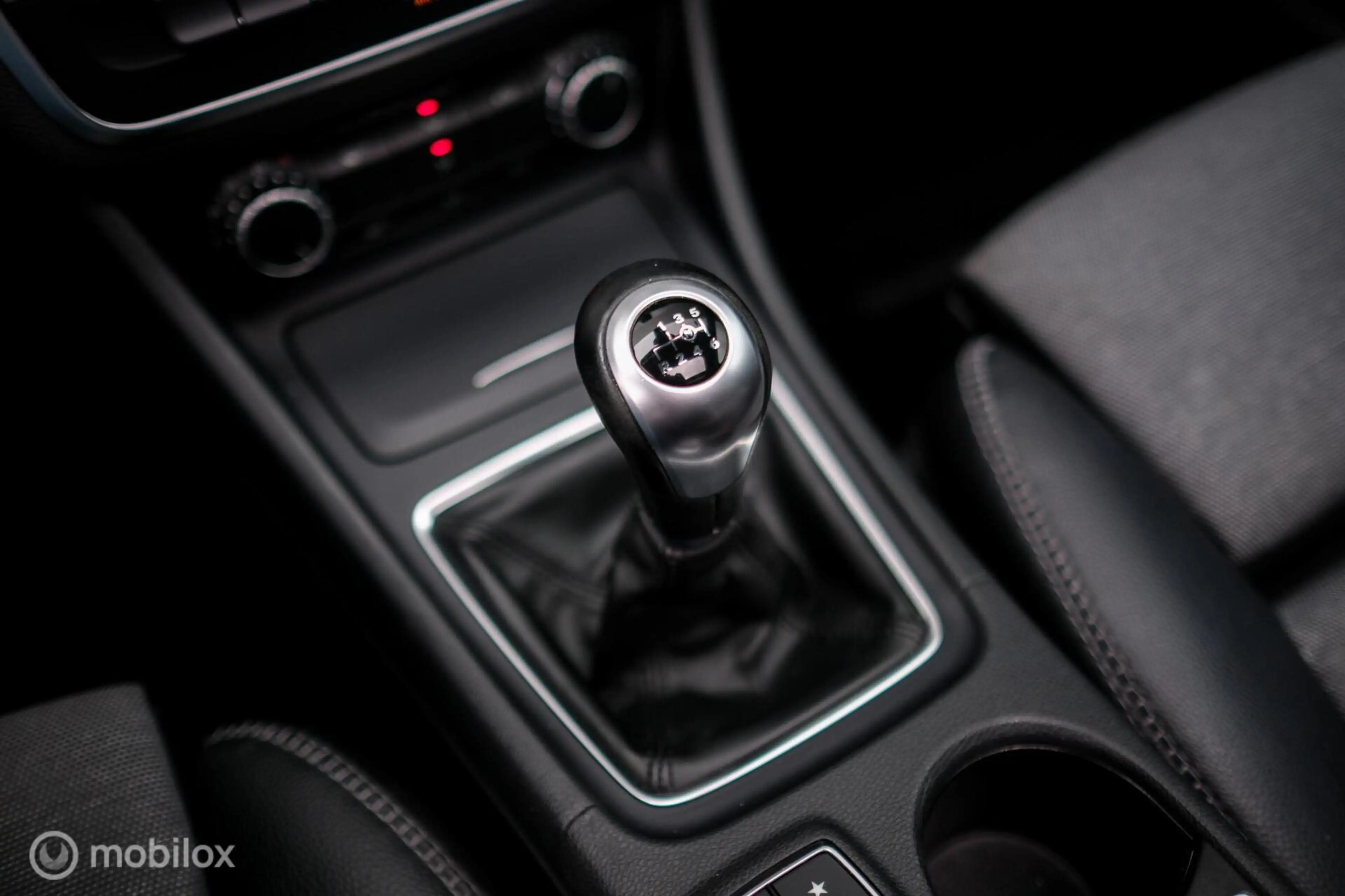 Mercedes-Benz GLA 180 | Glazen schuifdak | NAP NL auto | Camera | Cruise — photo 29