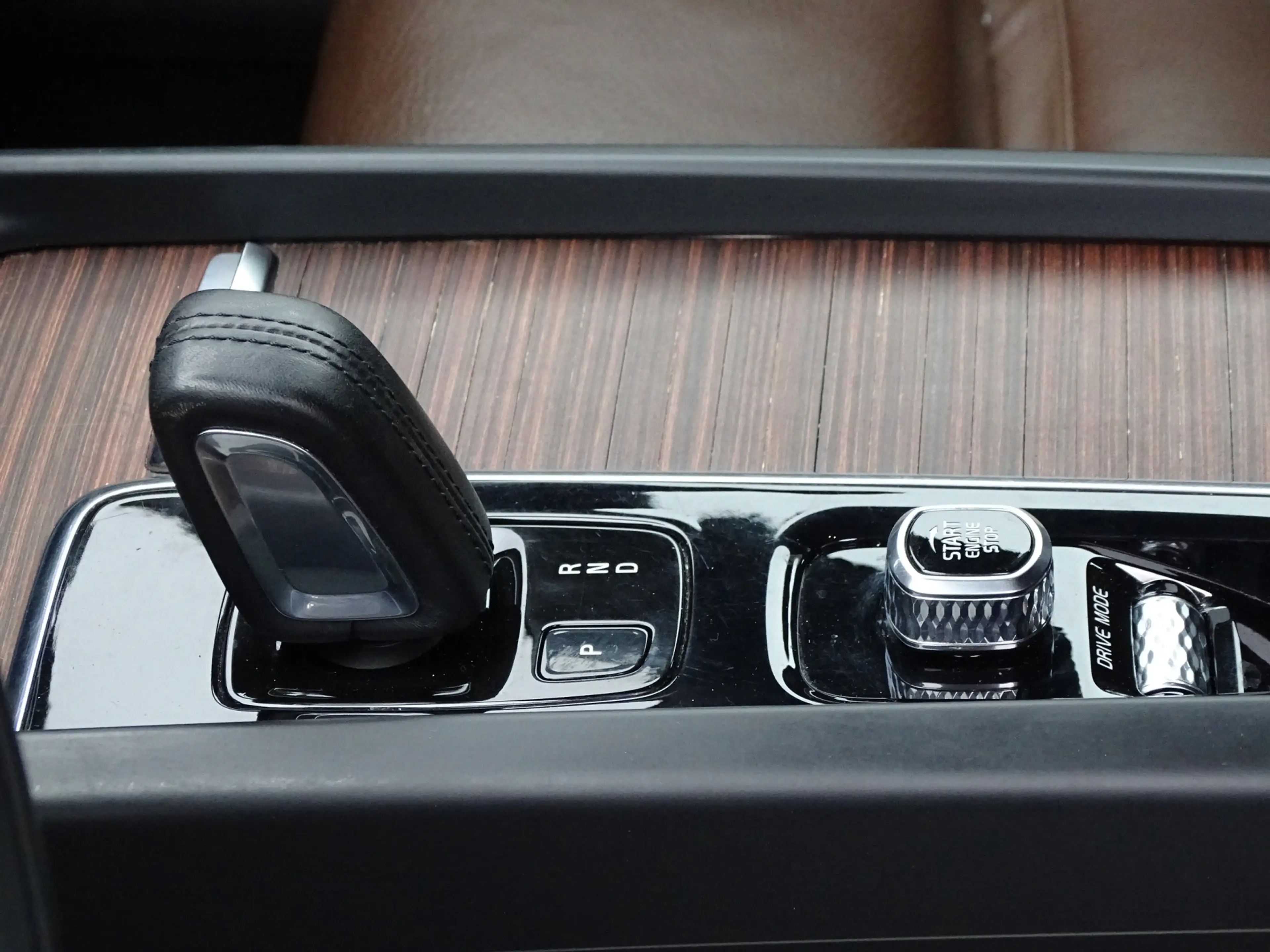 Volvo V60 Cross Country 2.0 B5 AWD Pro | leder | 250pk | — photo 18