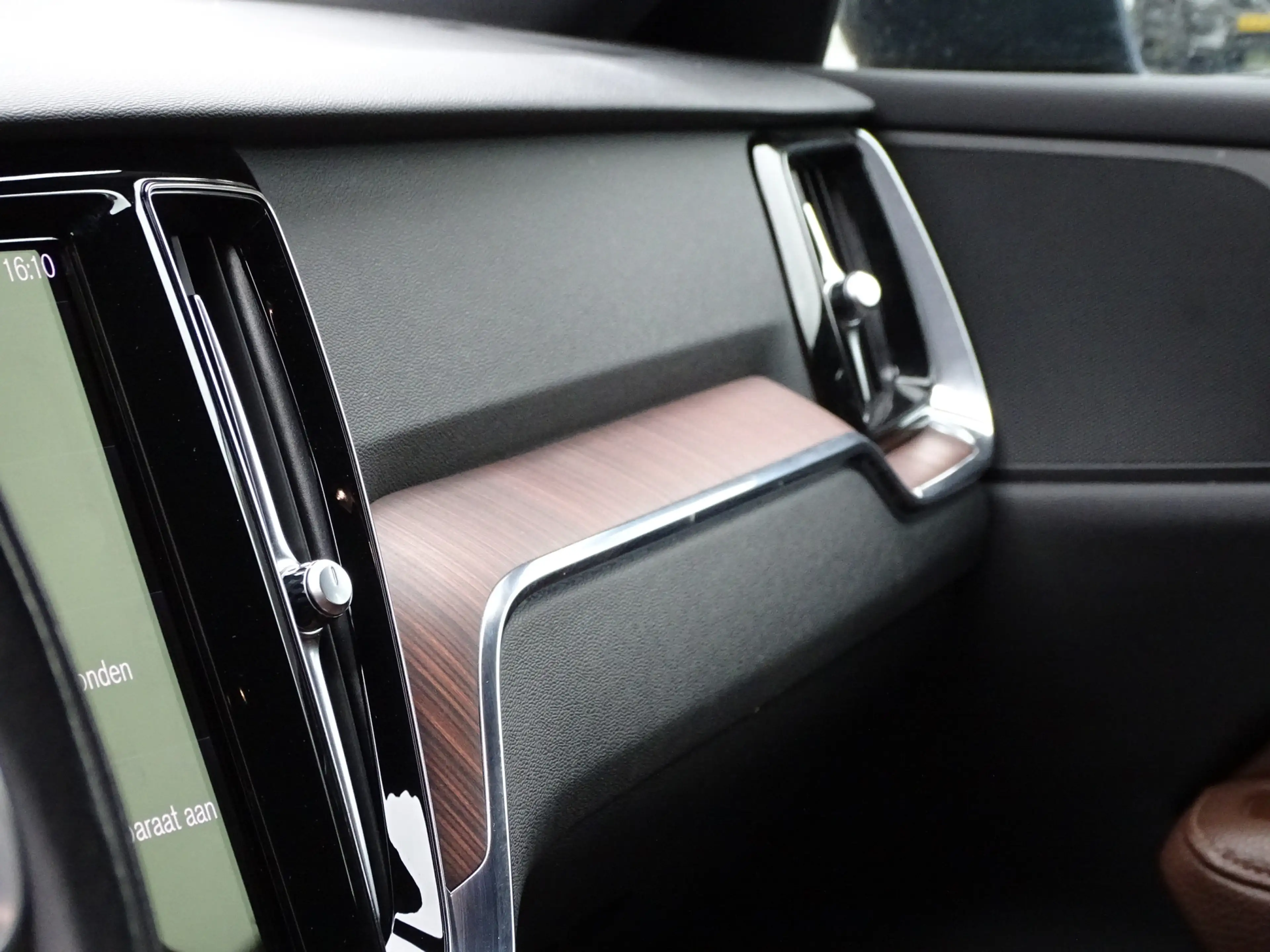 Volvo V60 Cross Country 2.0 B5 AWD Pro | leder | 250pk | — photo 17