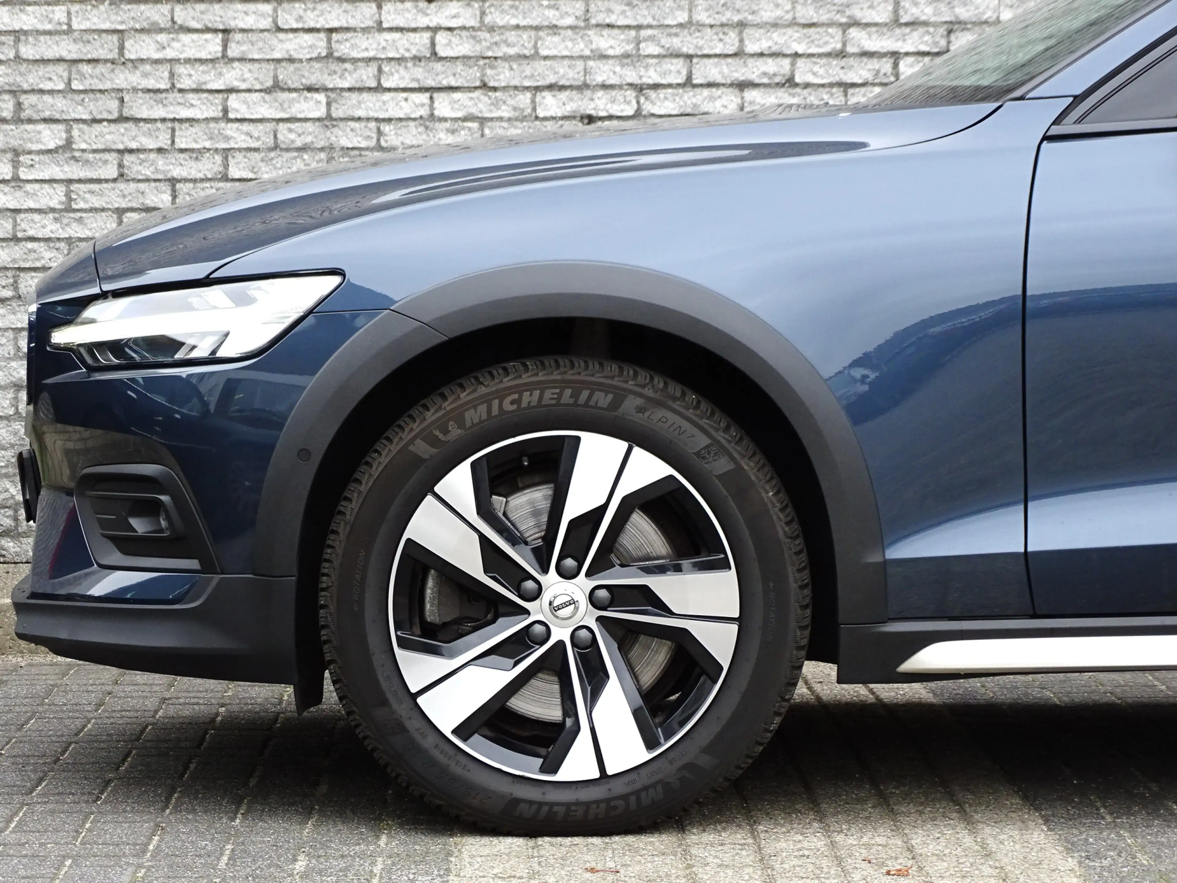 Volvo V60 Cross Country 2.0 B5 AWD Pro | leder | 250pk | — photo 5