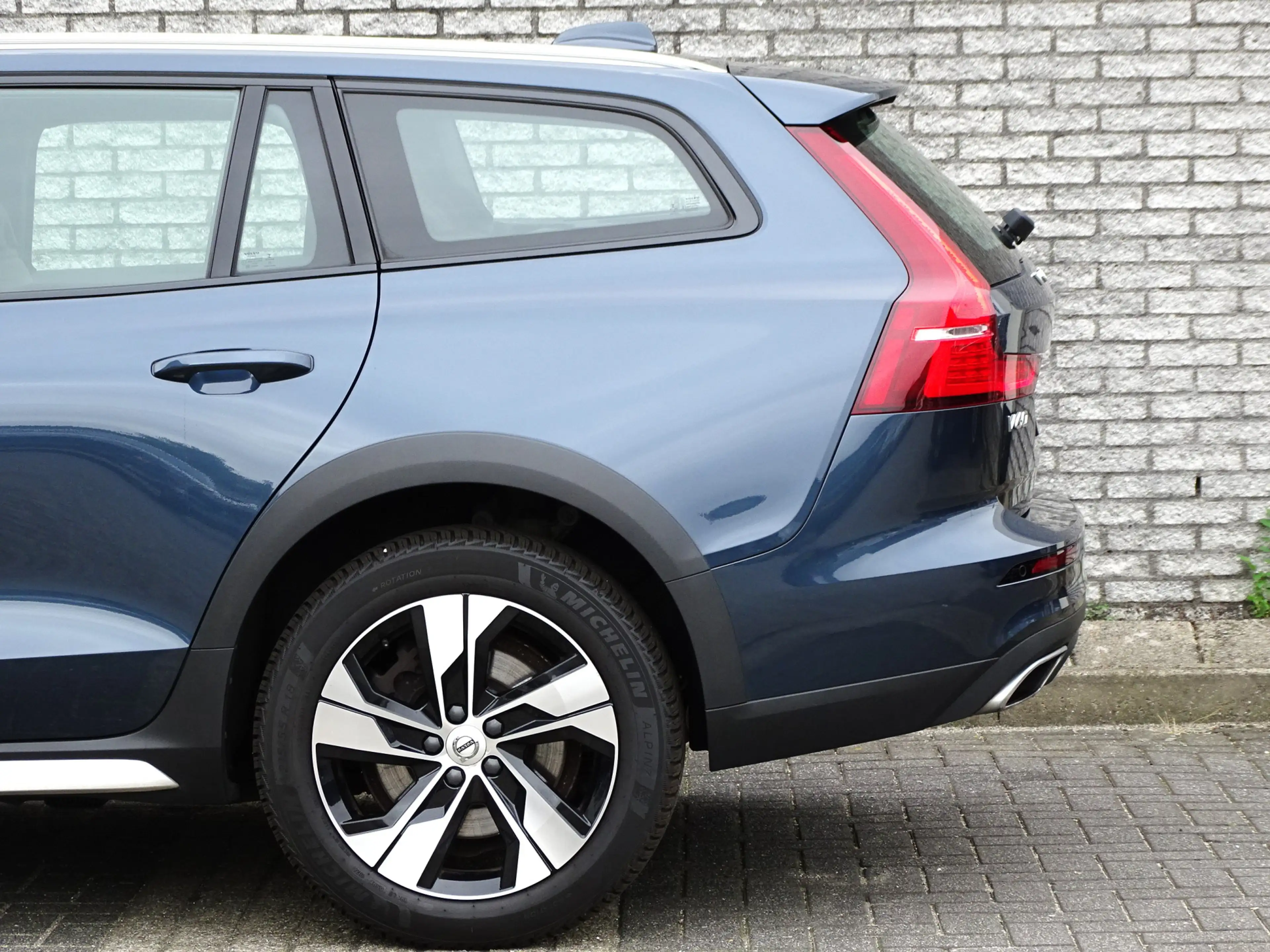 Volvo V60 Cross Country 2.0 B5 AWD Pro | leder | 250pk | — photo 6