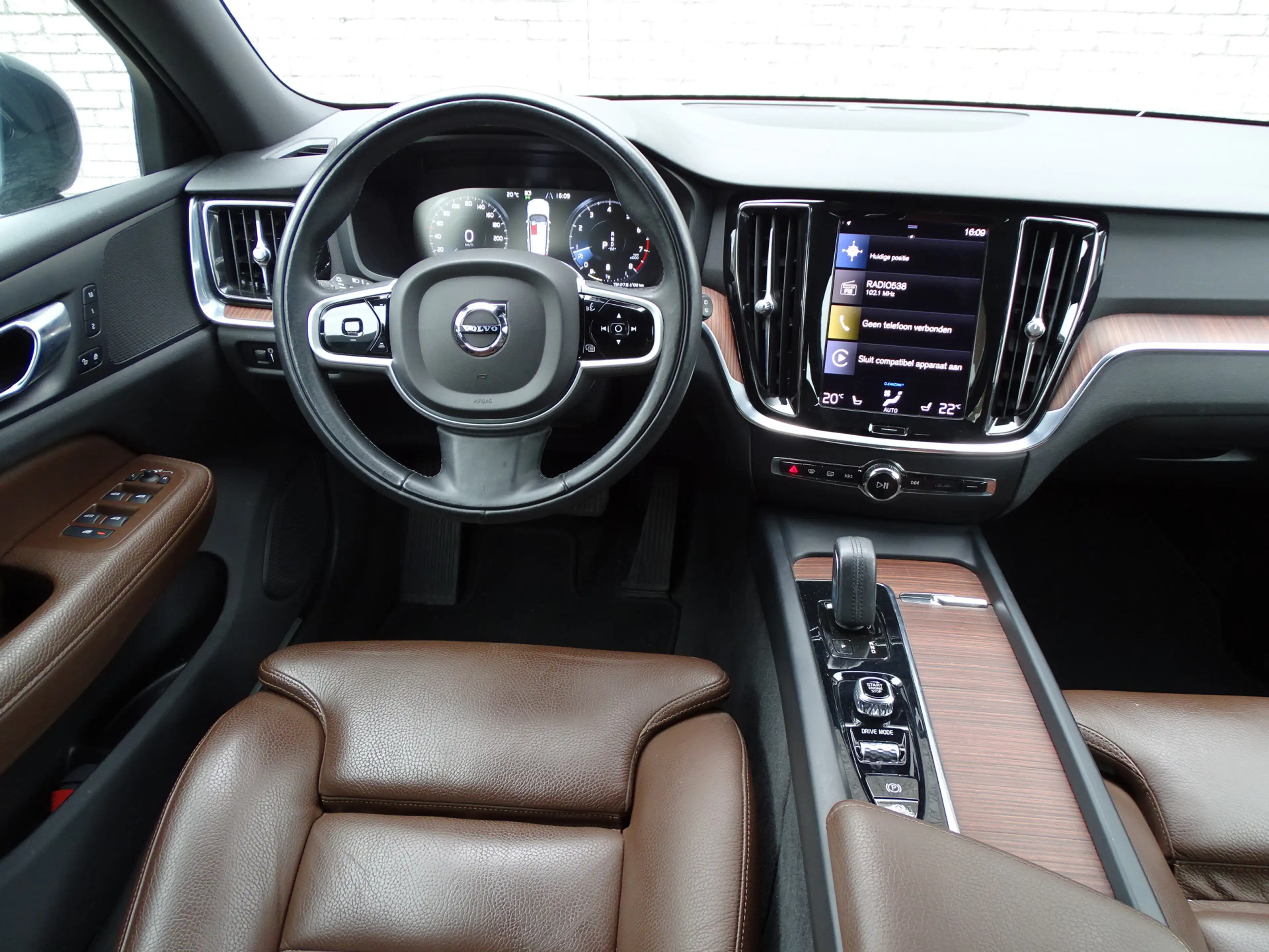 Volvo V60 Cross Country 2.0 B5 AWD Pro | leder | 250pk | — photo 13