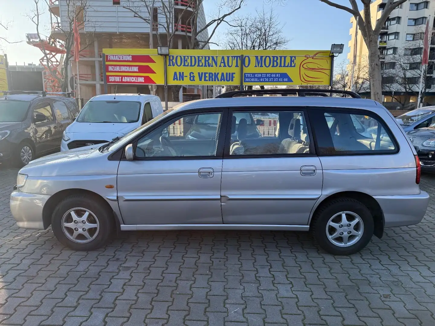 Kia Joice LS*ZAHNRIEHM NEU*7 SITZE Silber - 2
