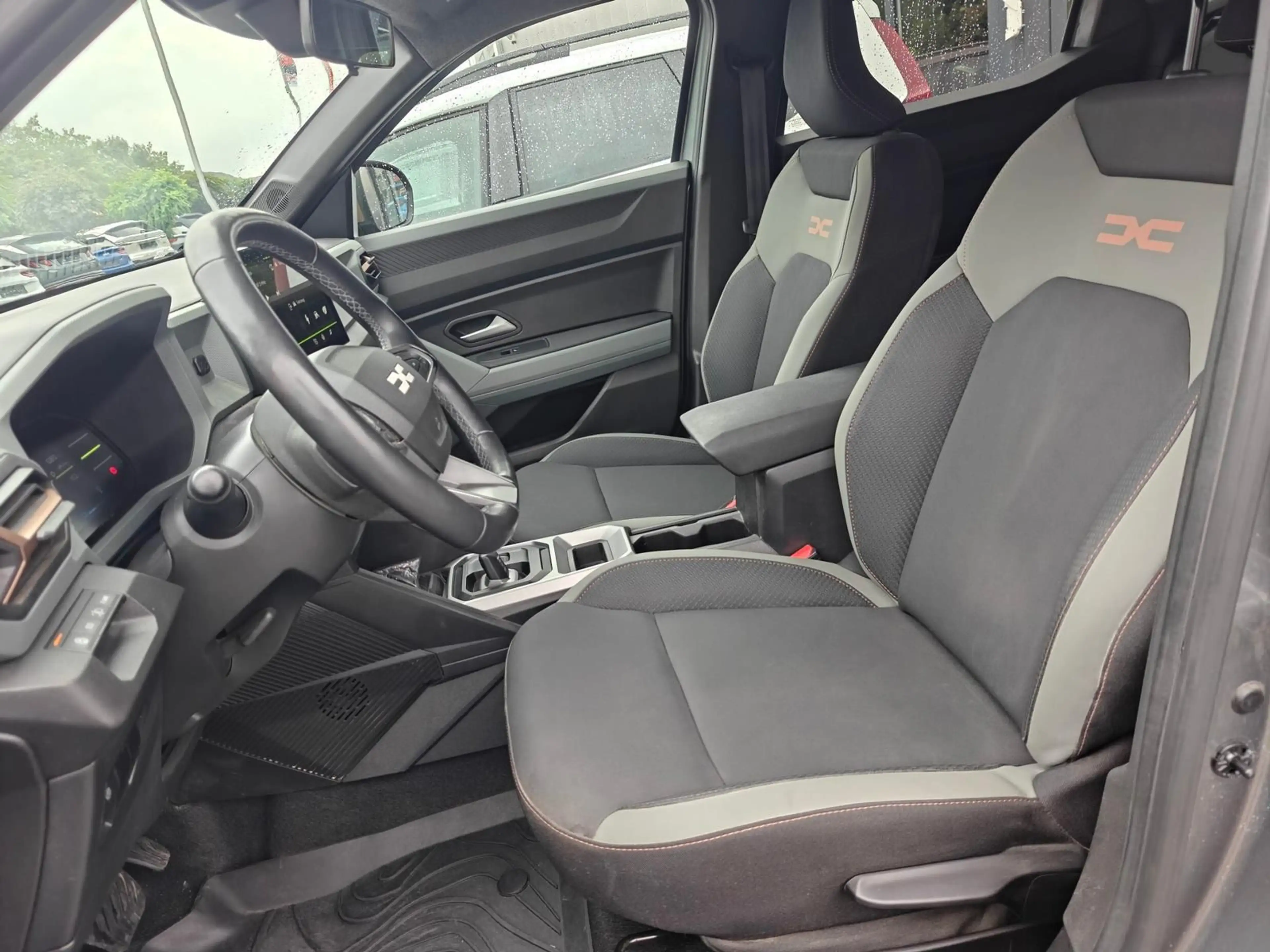 Dacia Duster Extreme Hybrid AHK TOP Ausstattung — photo 10