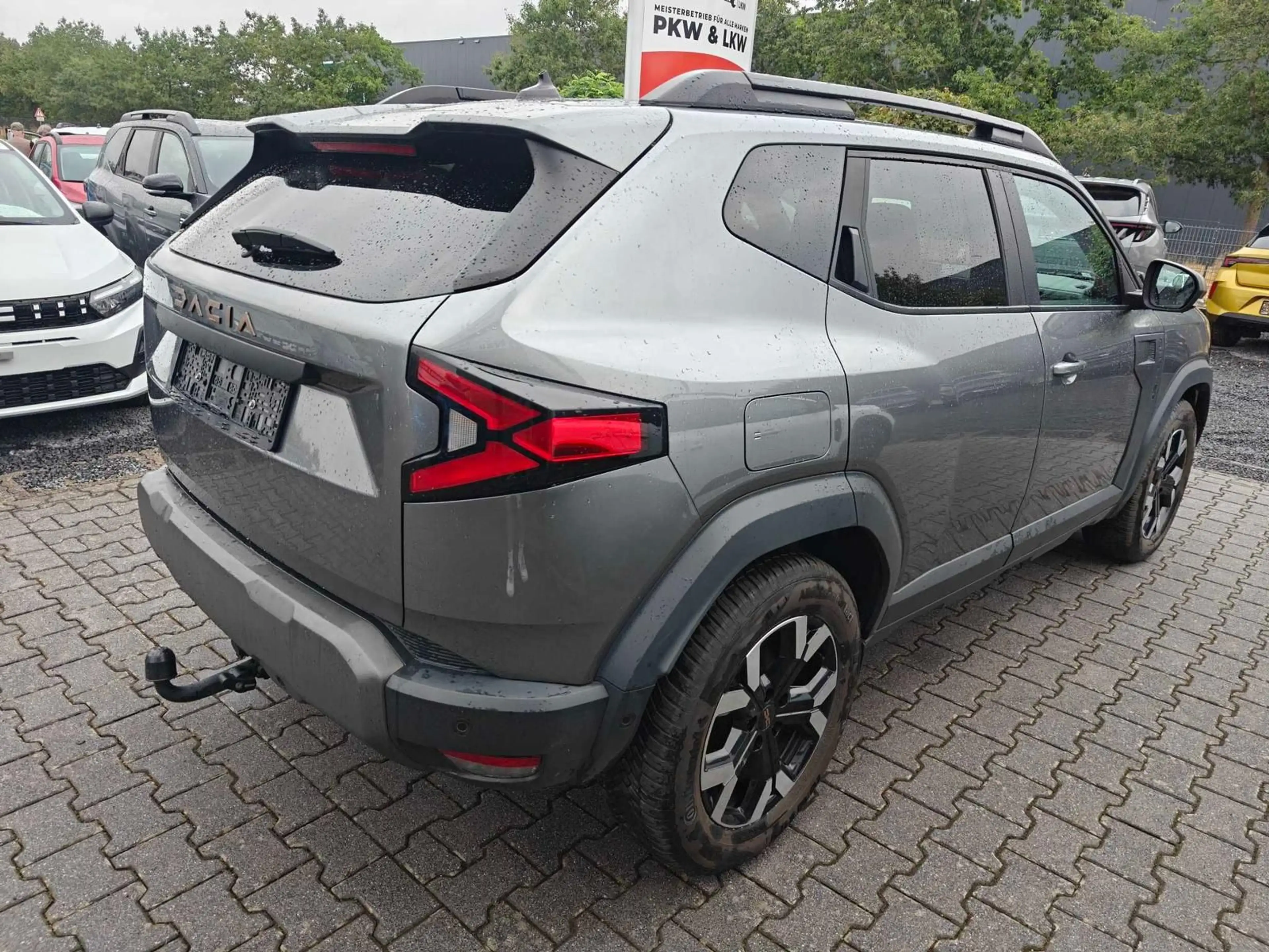 Dacia Duster Extreme Hybrid AHK TOP Ausstattung — photo 4